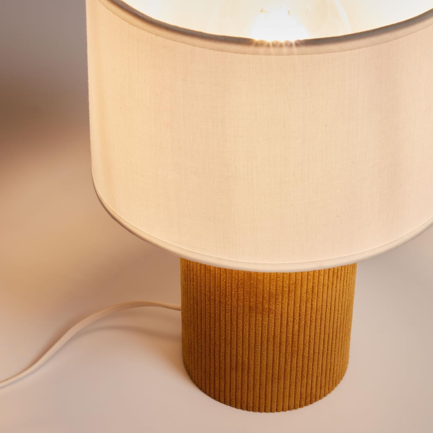 Lampa stołowa BIANELLA musztardowy – Kave Home