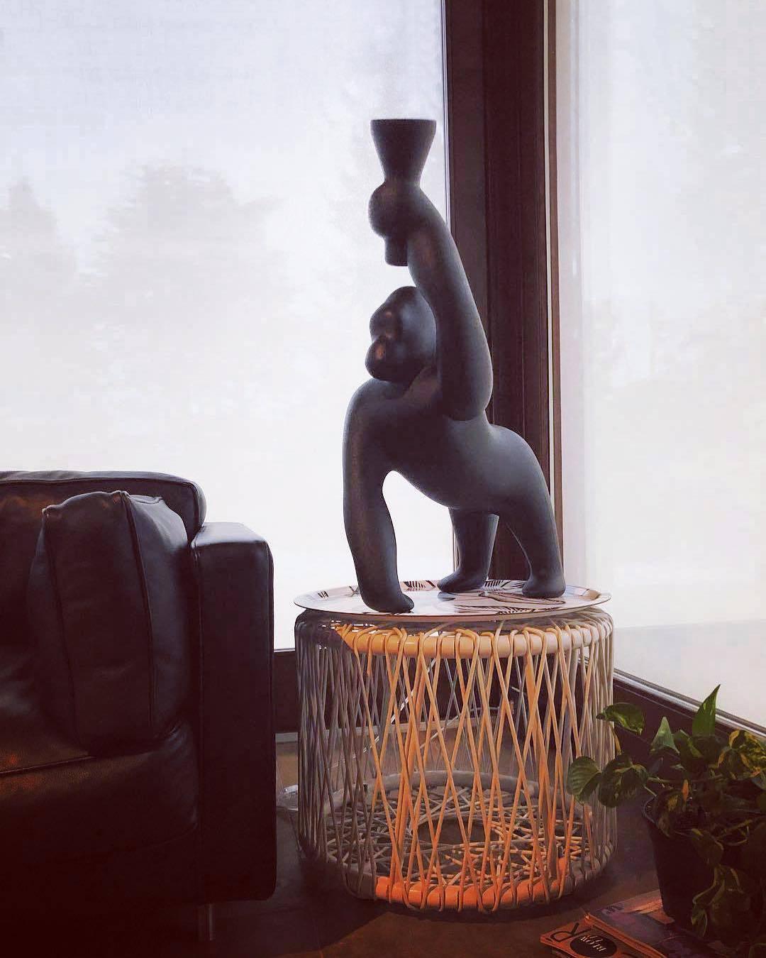 Lampa stołowa KONG niebieski Qeeboo    Eye on Design