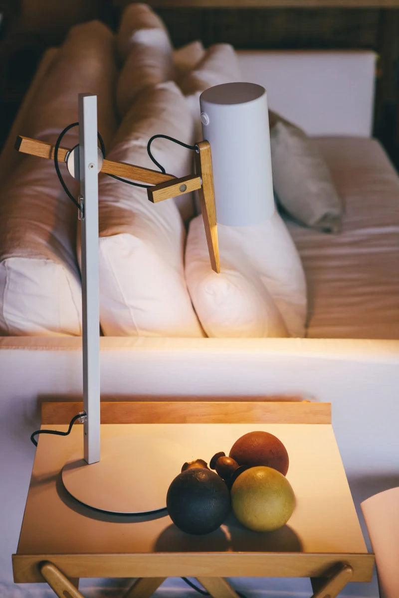 Lampa stołowa SCANTLING biały Marset    Eye on Design