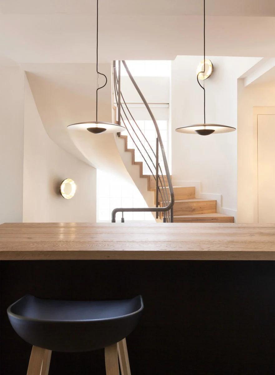 Lampa wisząca GINGER jasnobrązowy z białym wykończeniem Marset    Eye on Design