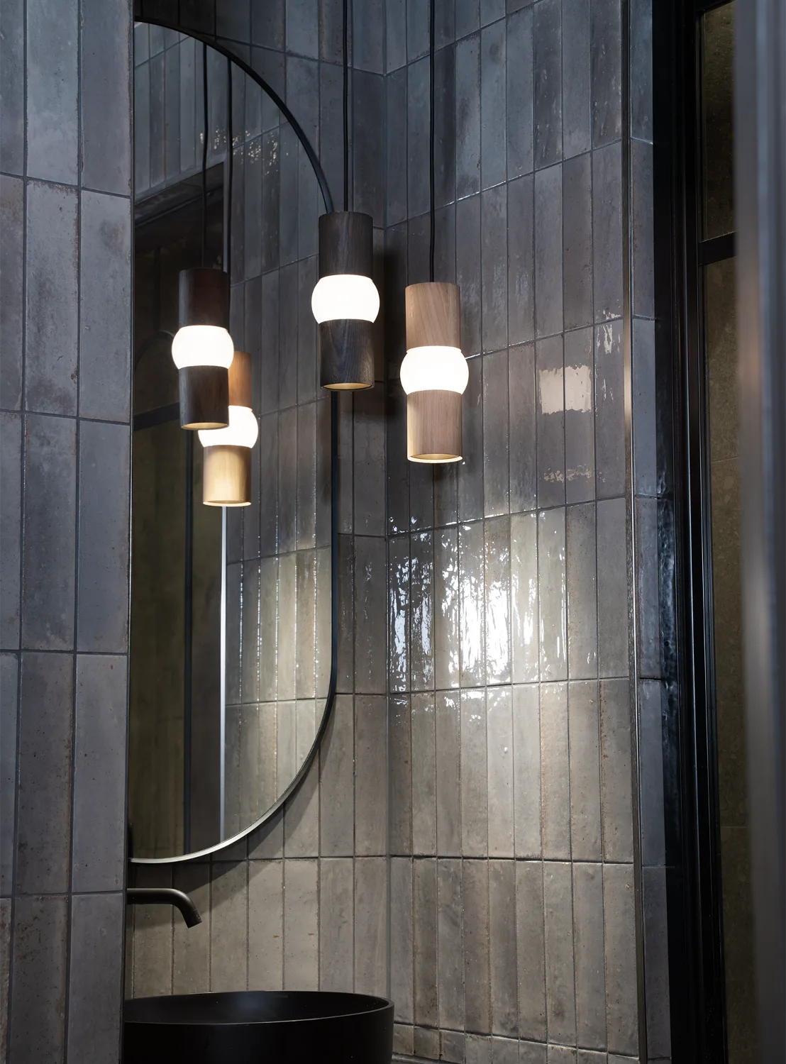 Pendelleuchte LIGHTBONE schwarzes Eichenholz