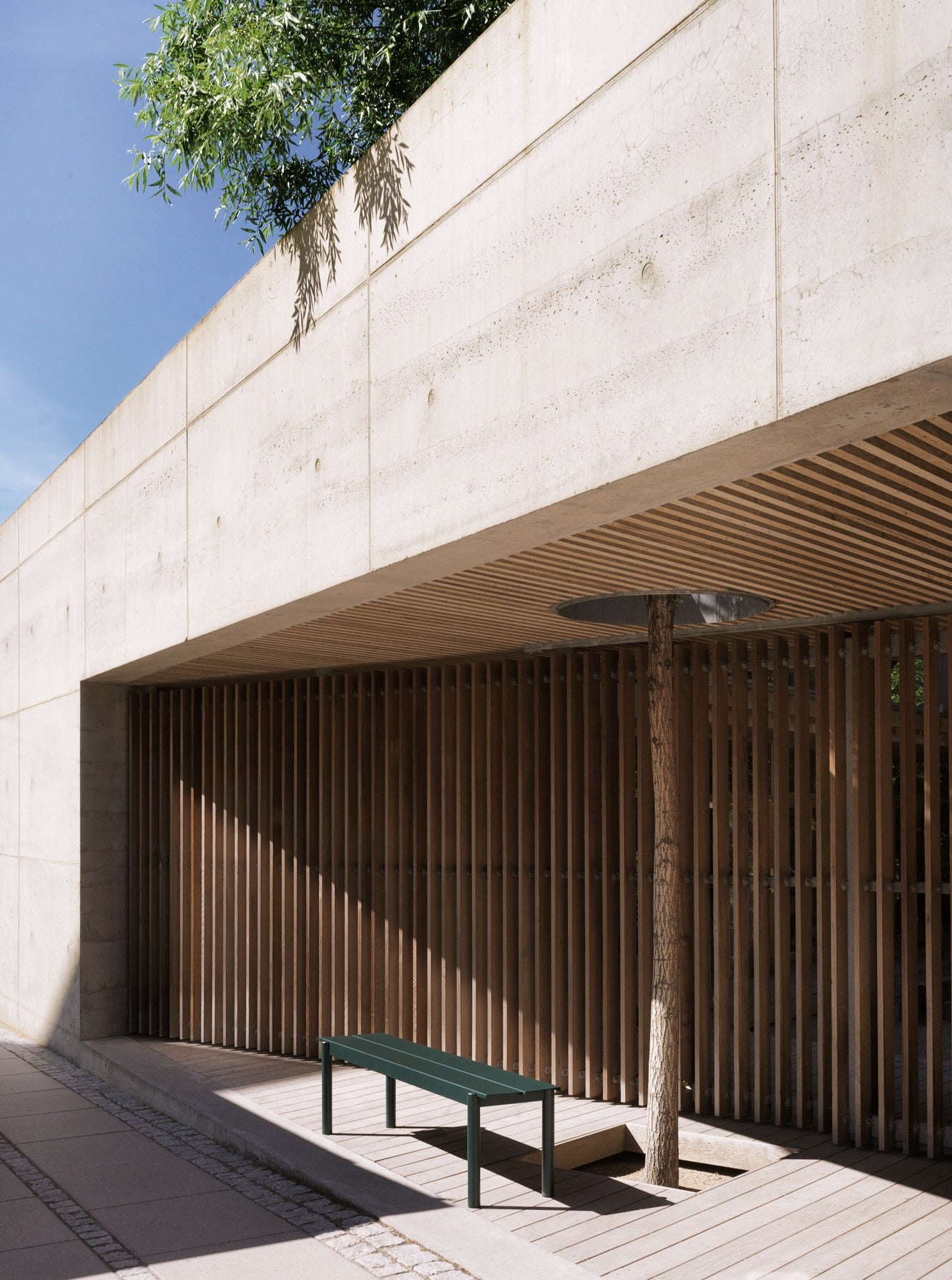 LINEAR Dark Green Steel Outdoor Bench