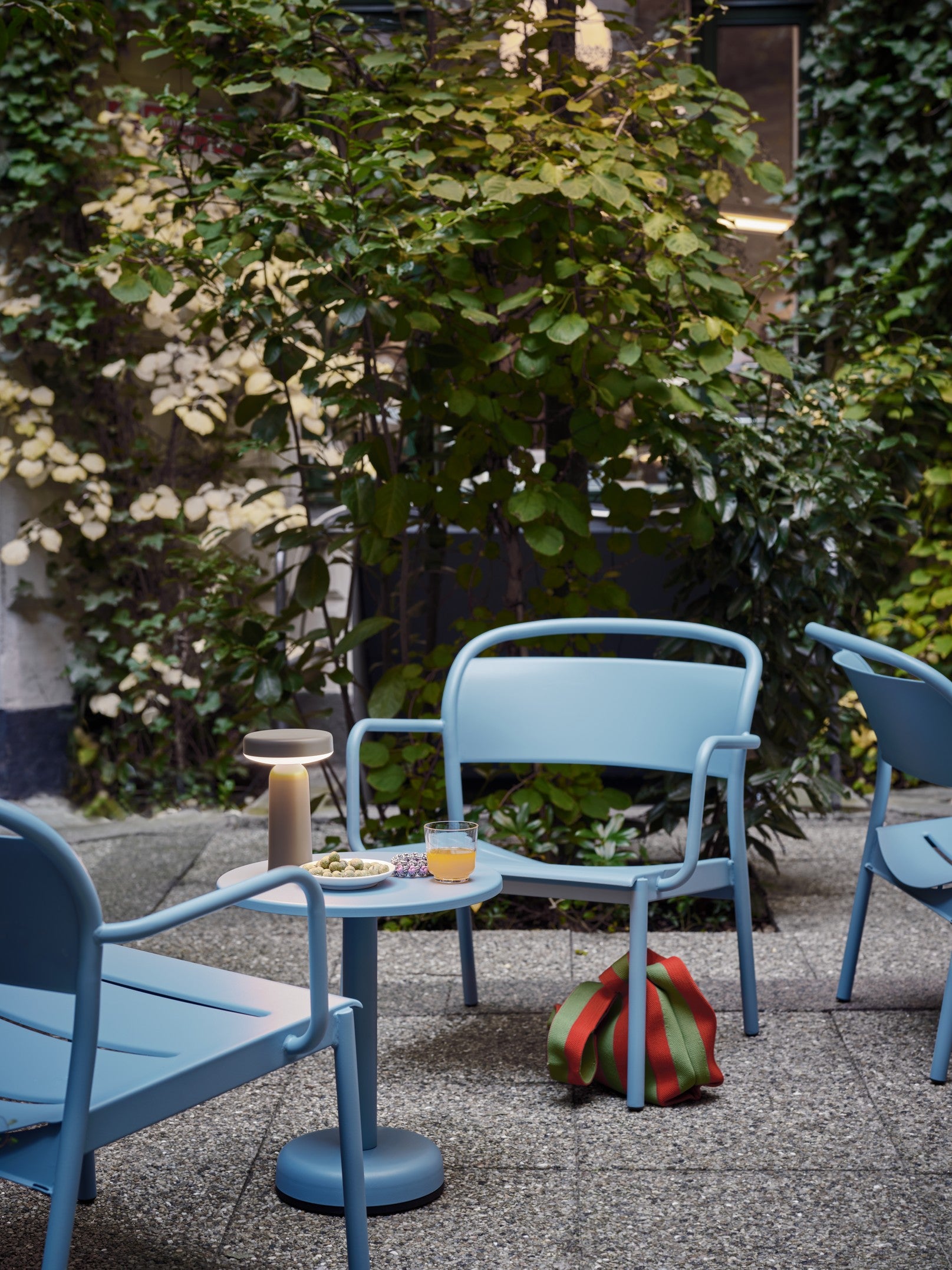 LINEAR Outdoor Armchair Blue Steel