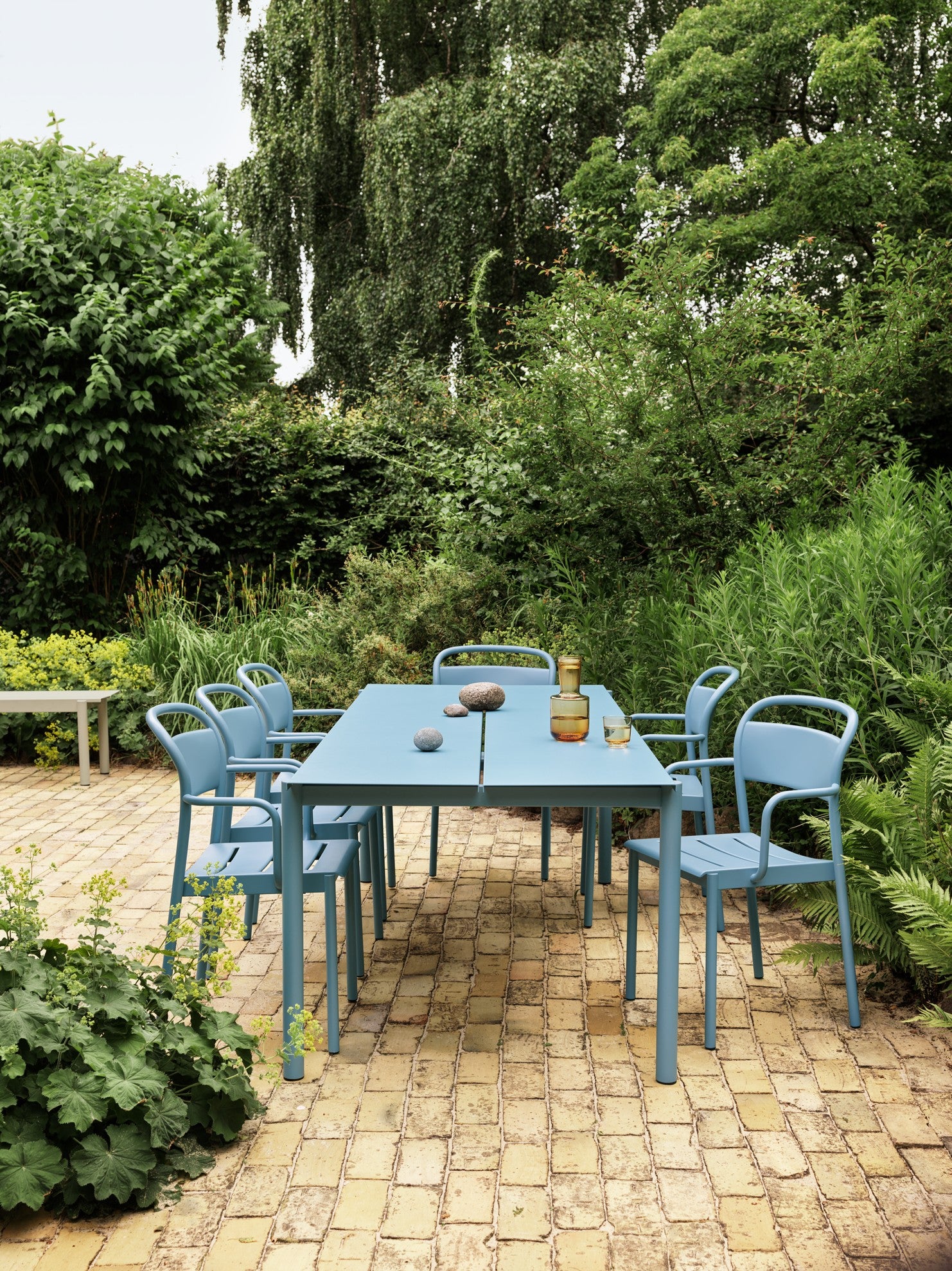 LINEAR Outdoor Table Blue Steel