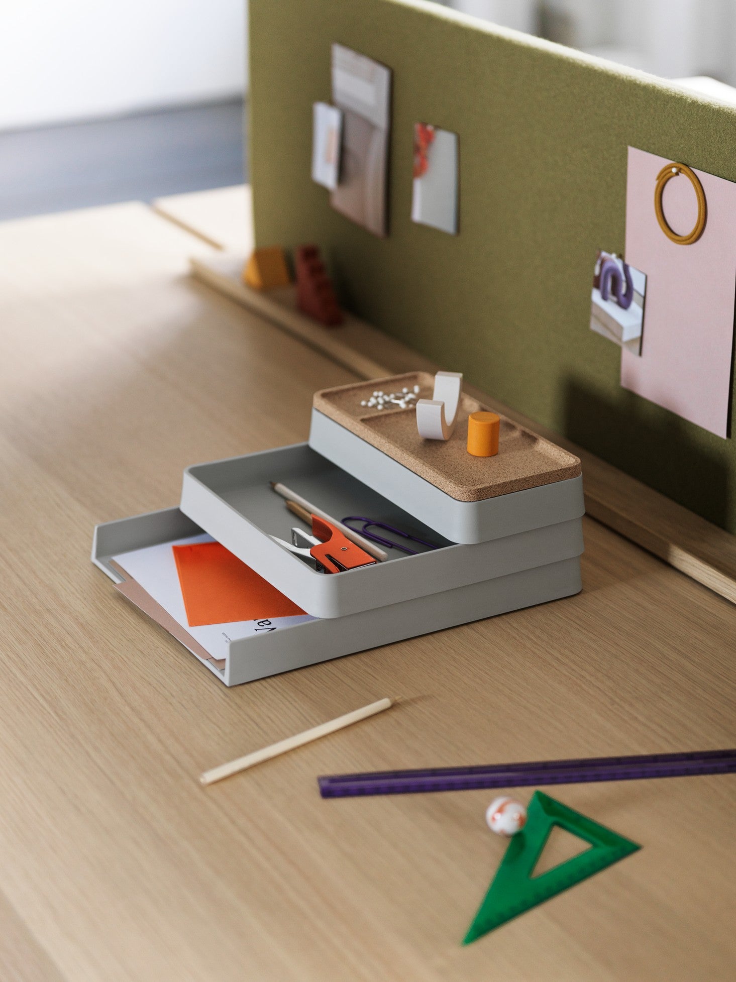 LINEAR SYSTEM HIGH Office Desk - Configuration 1, Oak Veneer