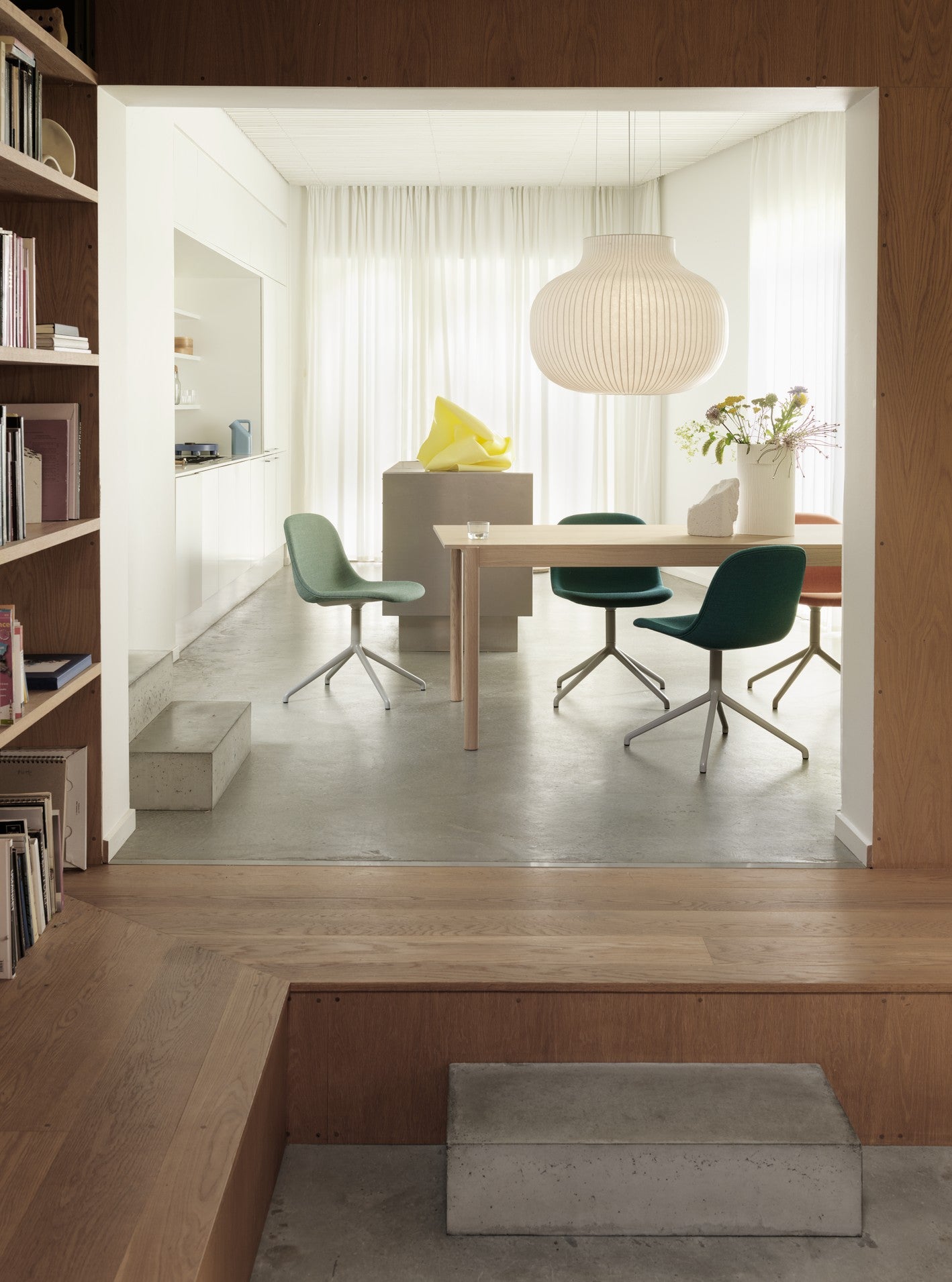 LINEAR Oak Wood Table