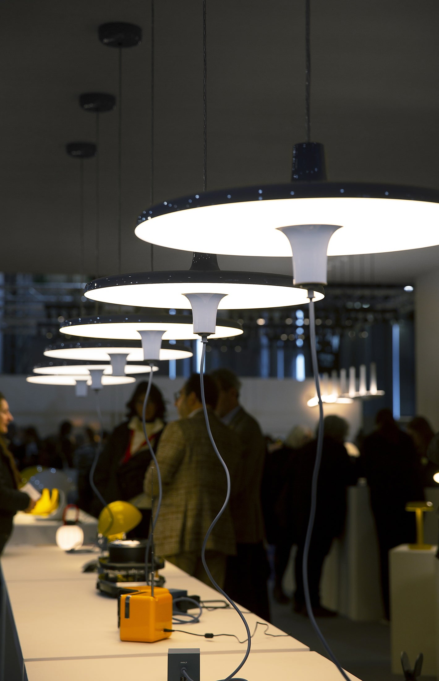 AVRO pendant lamp in glossy blue