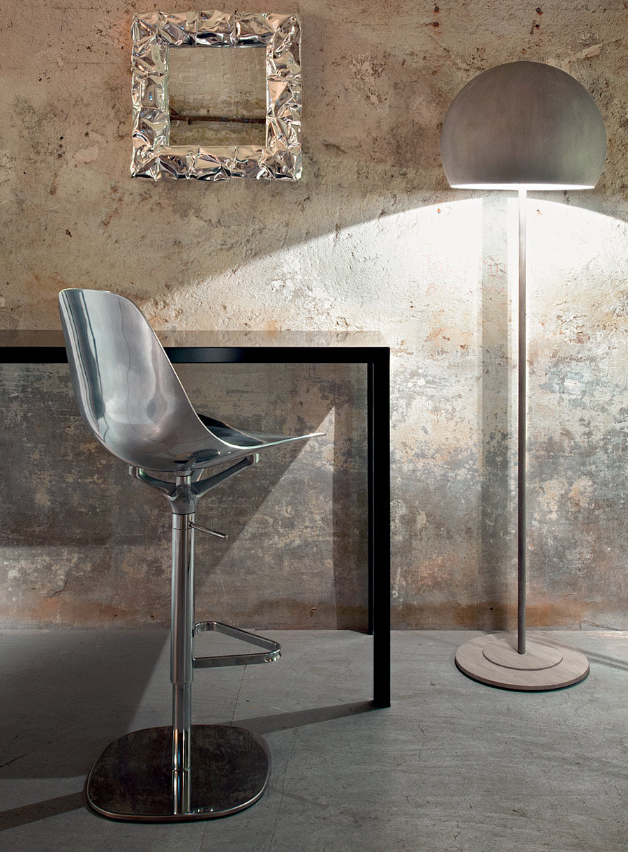Höhenverstellbarer Hocker MAMMAMIA aus poliertem Aluminium