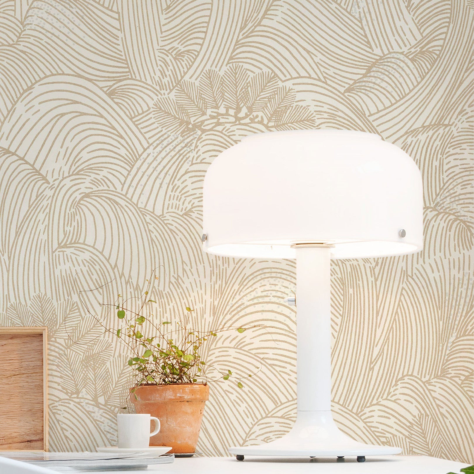 Structural wallpaper with an abstract wave pattern MARÉE HAUTE - WHITE/GOLD white with gold