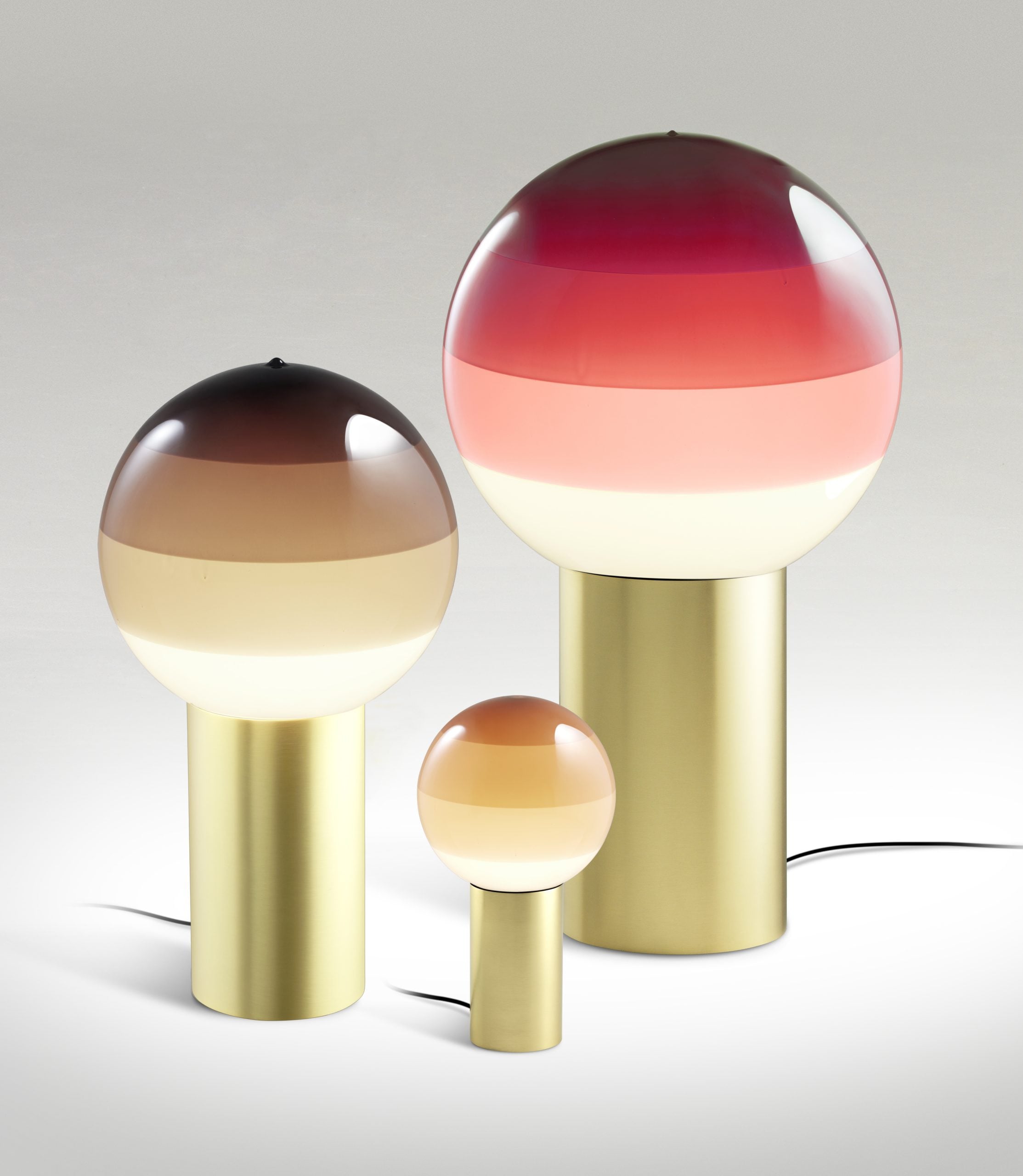 DIPPING cream table lamp with a gold base