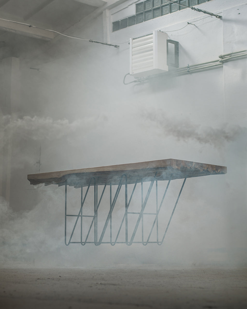 Tisch MASIV Eiche mit Stahlbasis