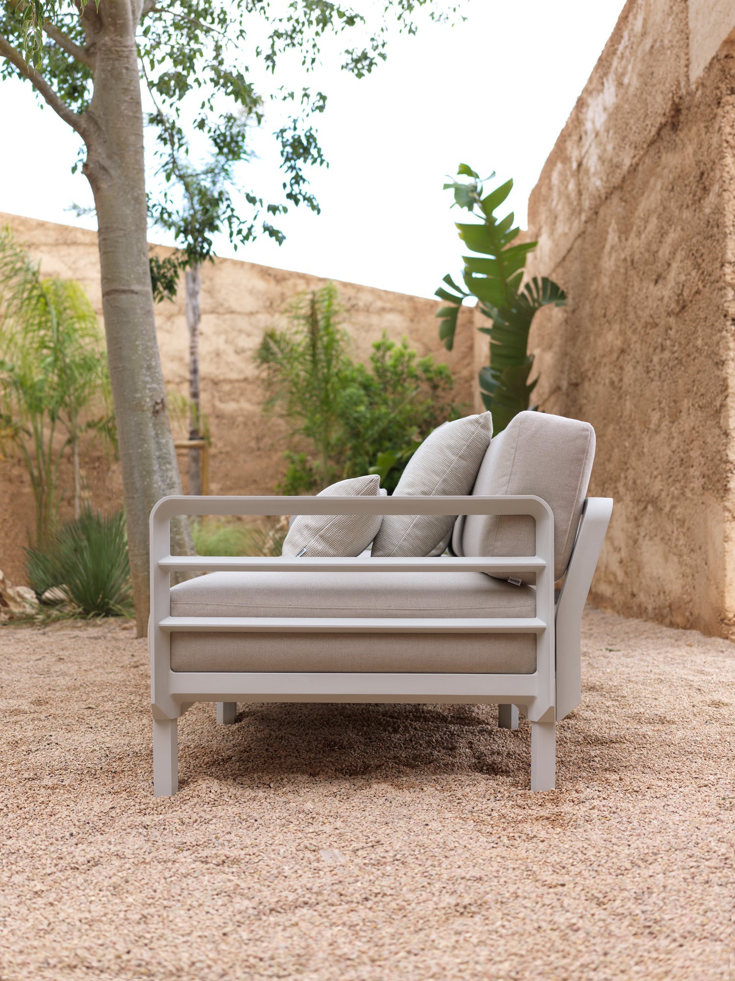 MAXIMO Pearl Outdoor Armchair with Green Base