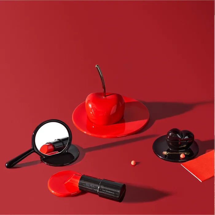 KISS ME gold container