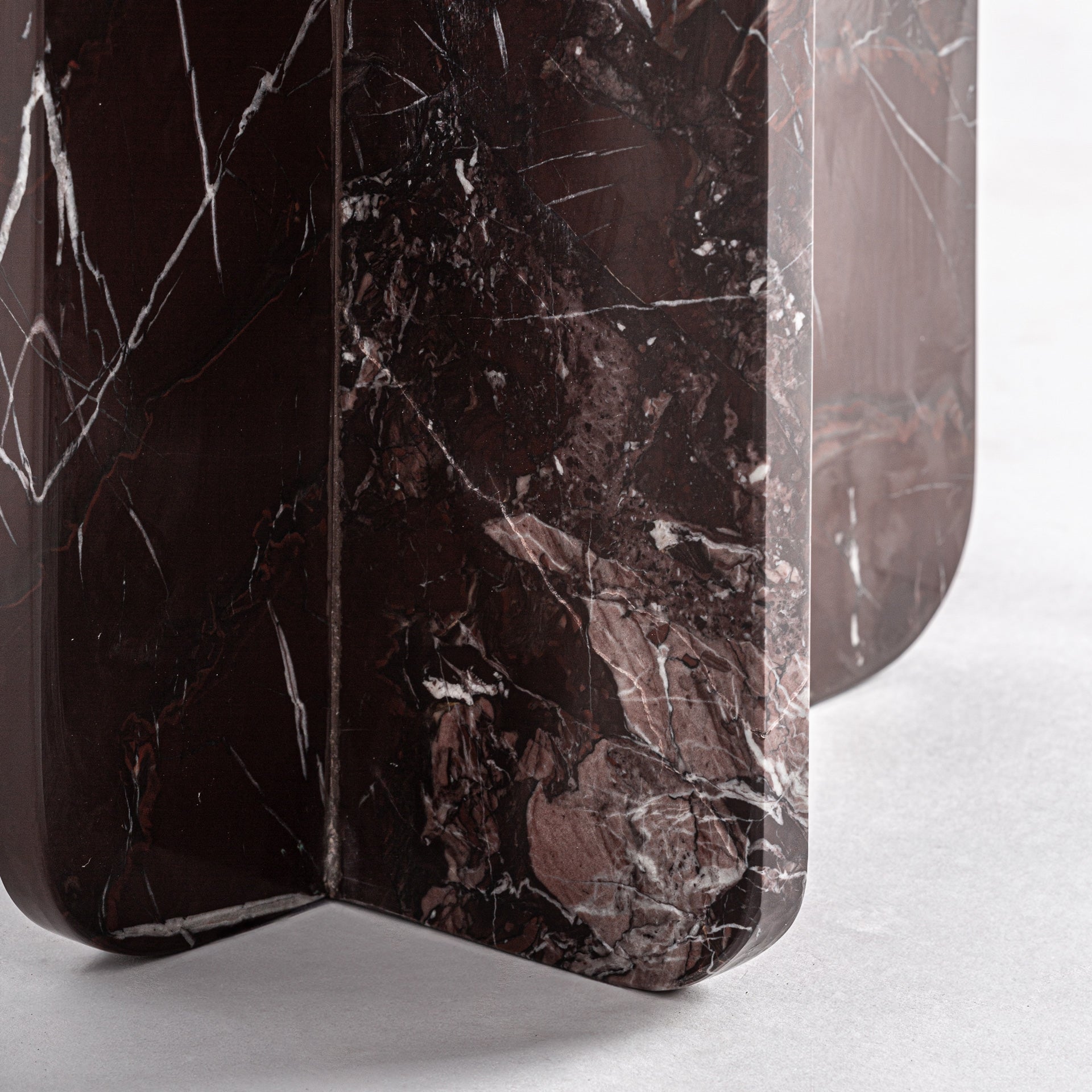 BOURG Side Table in Burgundy Marble