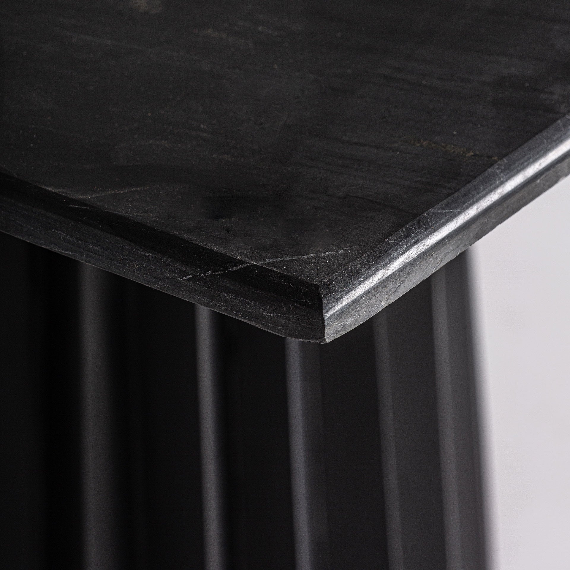 PLISSÉ Bar Table in Black Mango Wood with Black Marble Top