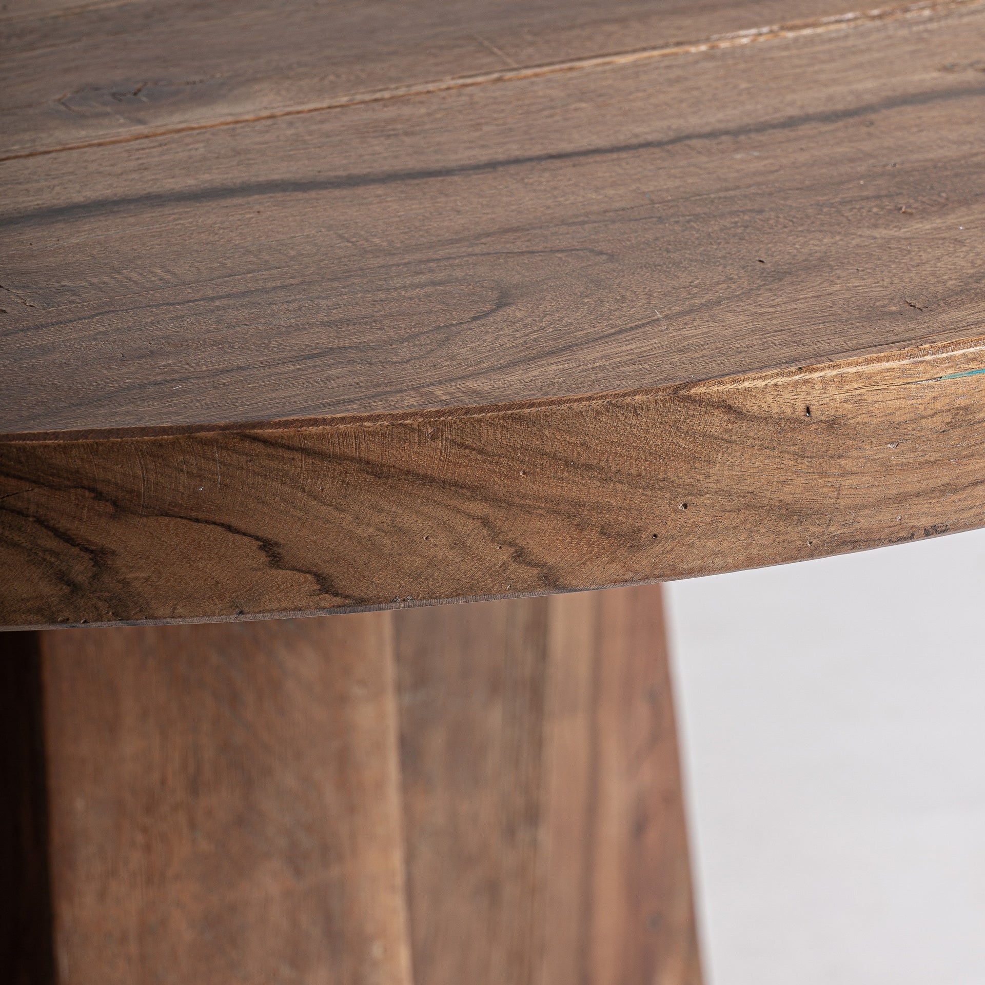 Round Table BRUTALIST Recycled Wood