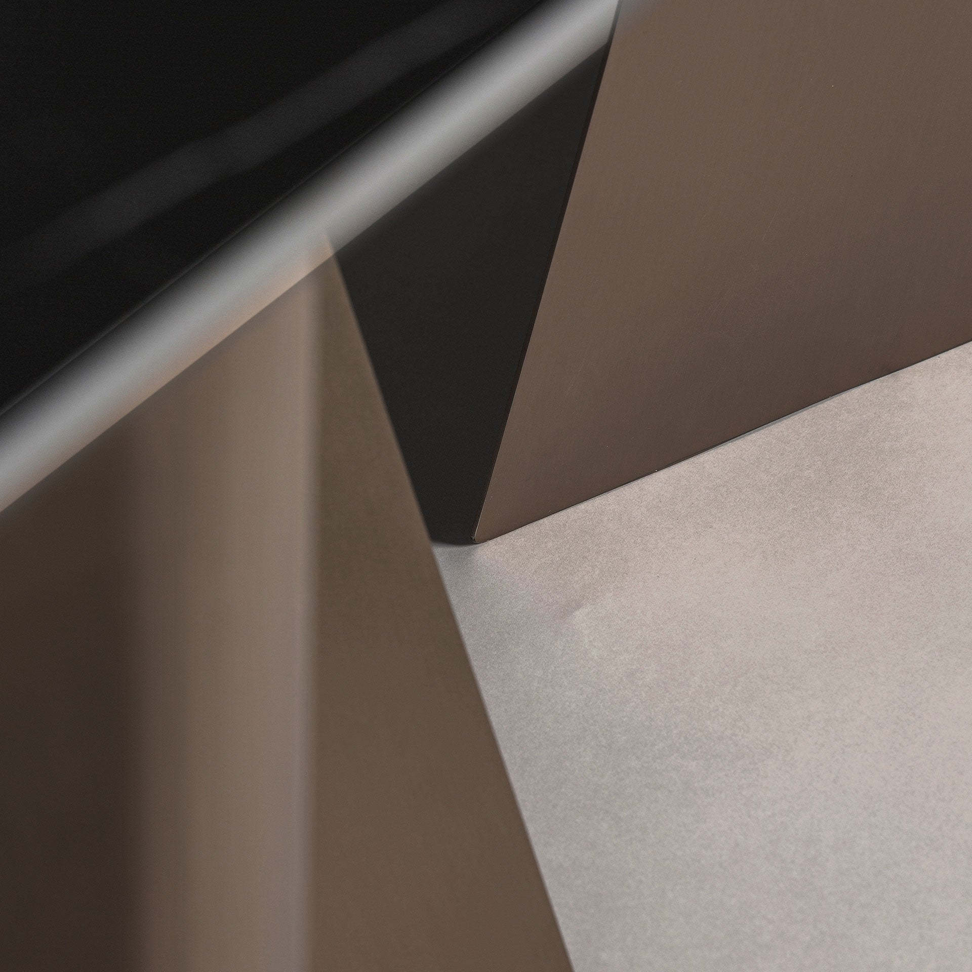 TUX Table - Porcelain Stoneware with Copper Base
