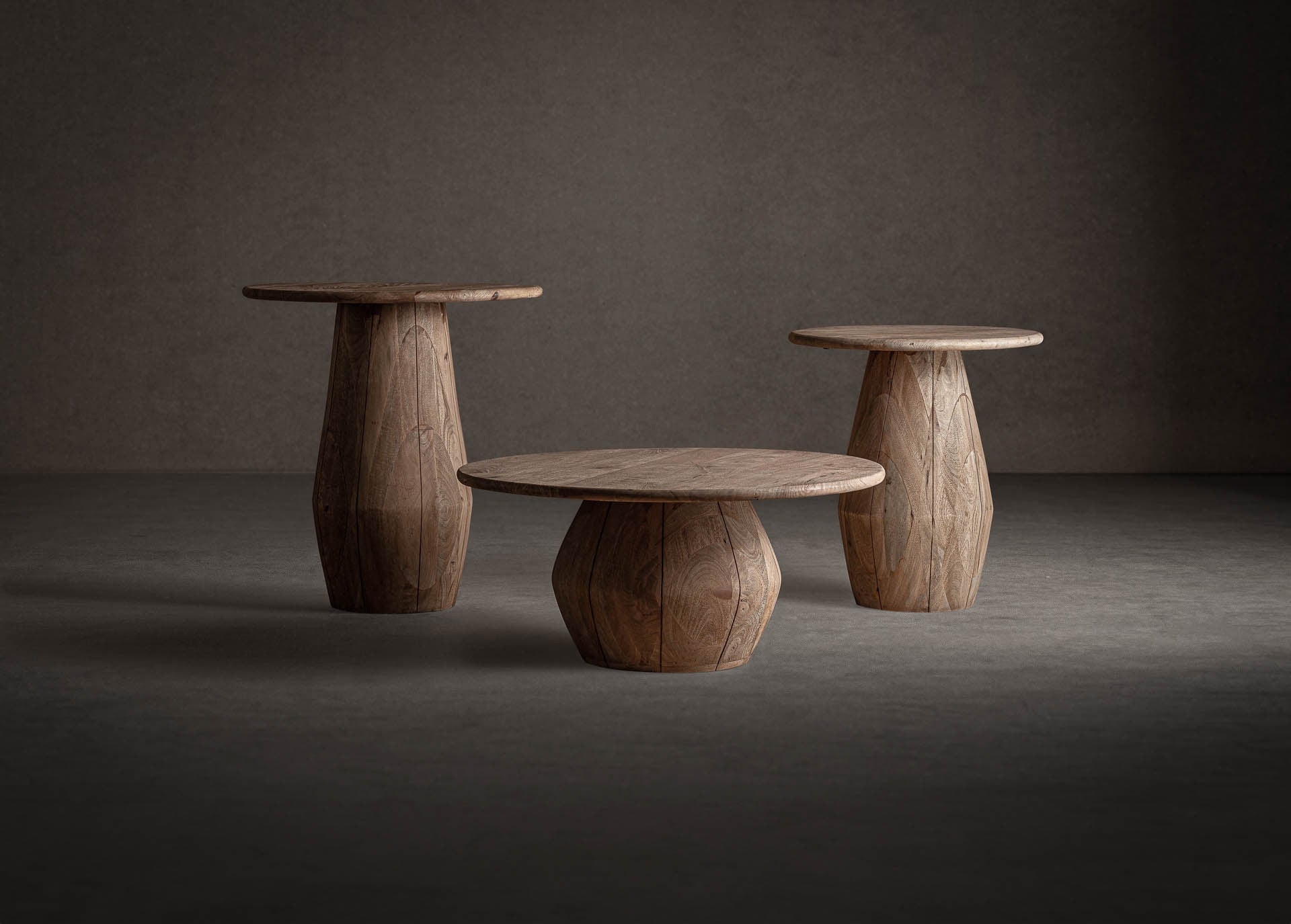 Runder Couchtisch JACQUARD aus Mangoholz