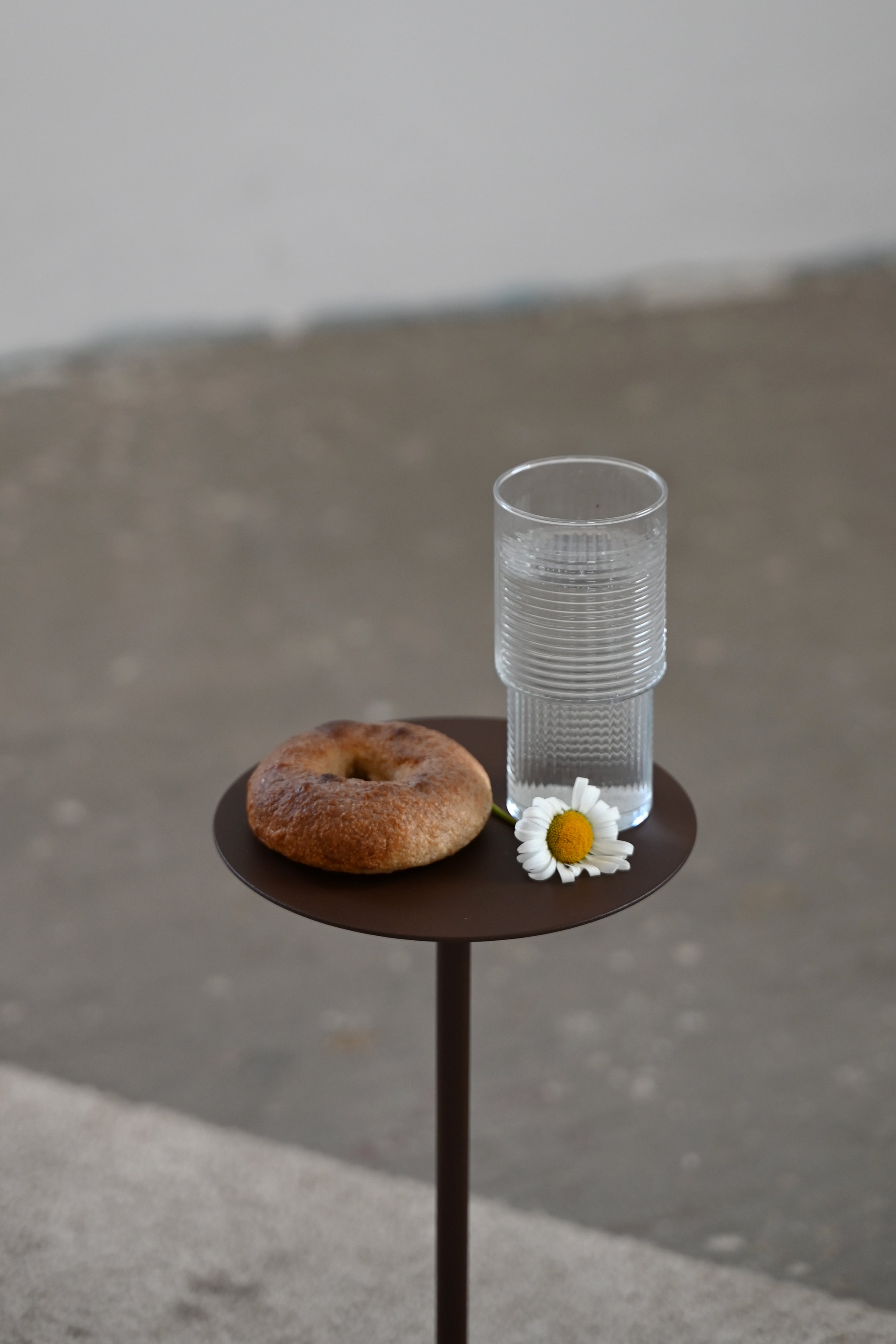 Kaffeetisch MINI SU aus Holz und Stahl