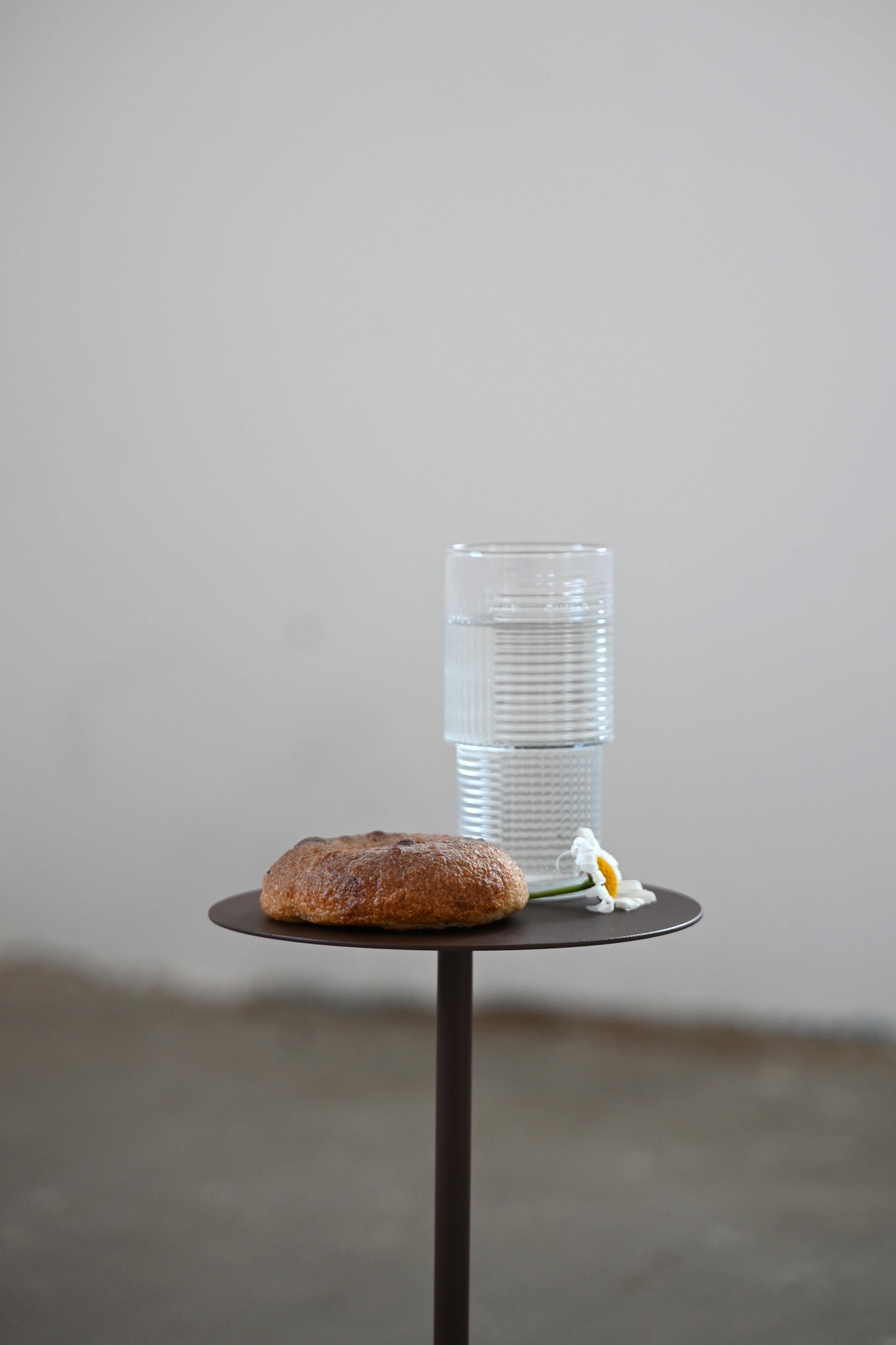 Kaffeetisch MINI SU aus Holz und Stahl