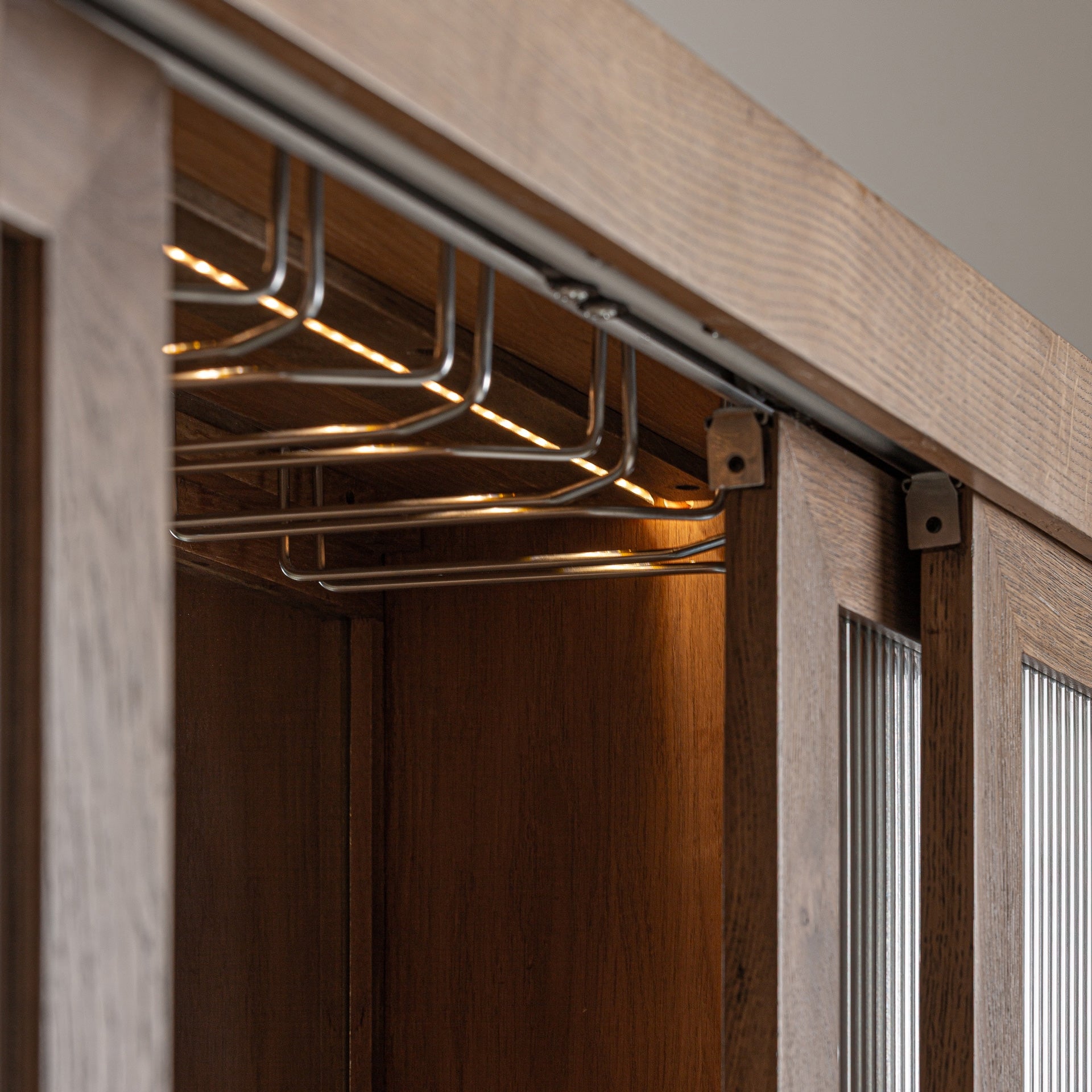 Barek mit Verglasung DOUZY aus Eichenholz mit Marmorplatte