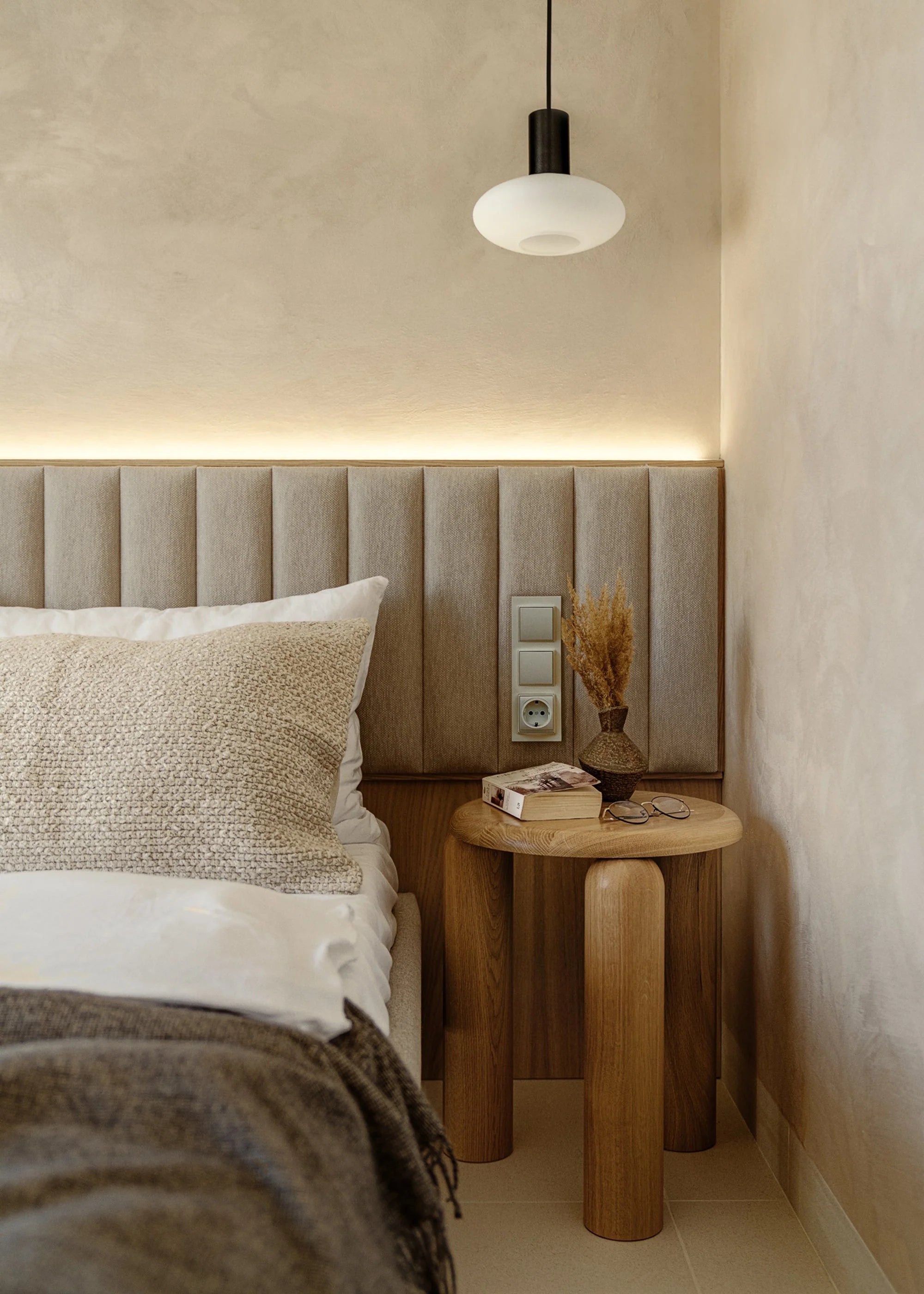 Beistelltisch NEO aus Eichenholz