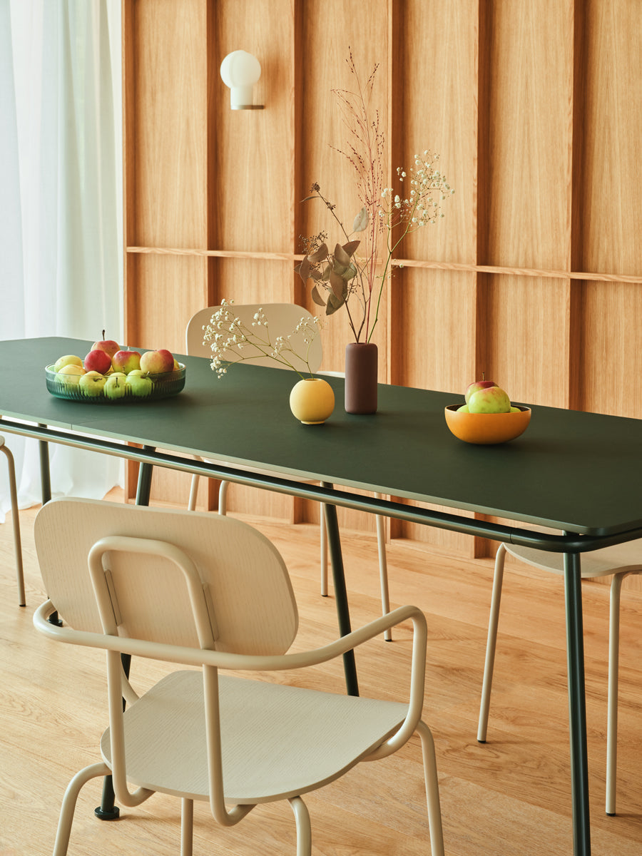 Neuer Schulstuhl Red Base