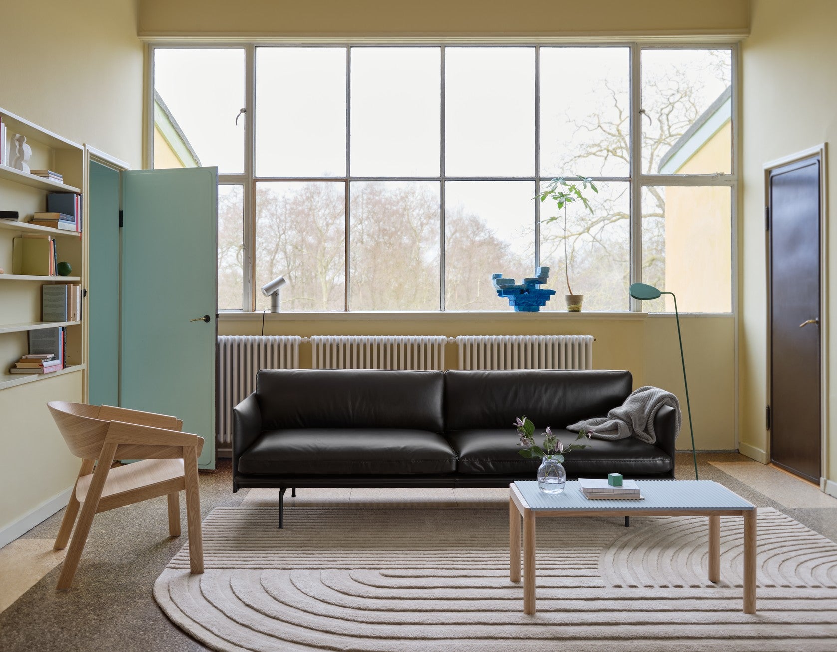 Couchtisch COUPLE blau mit Eichenbasis