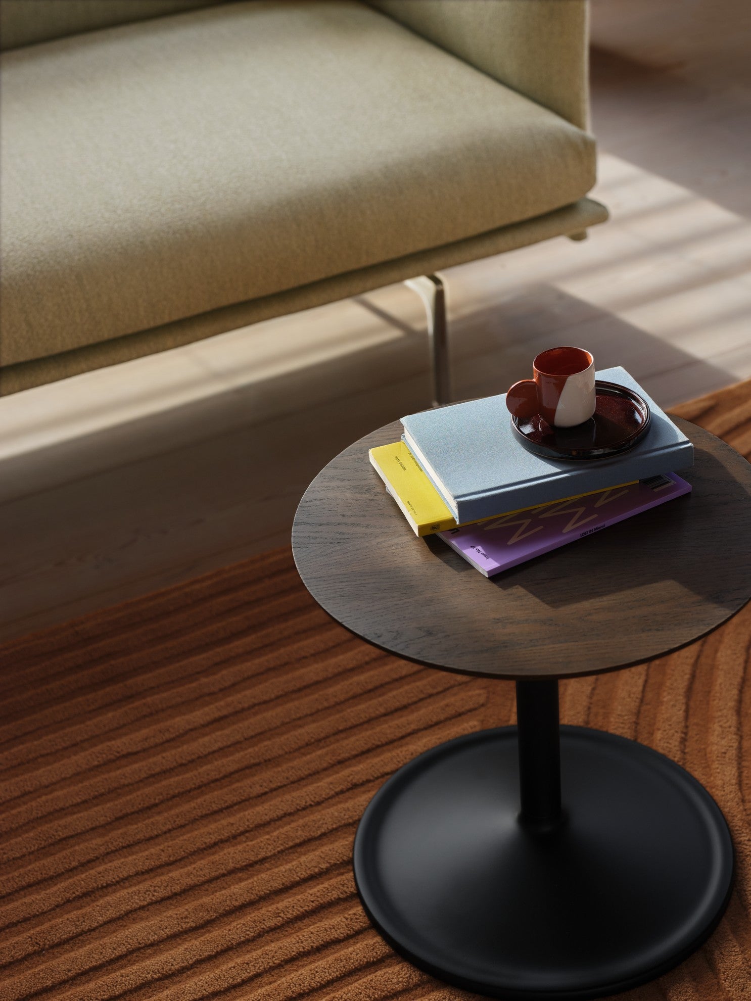 Sofa 3-osobowa OUTLINE tapicerowana