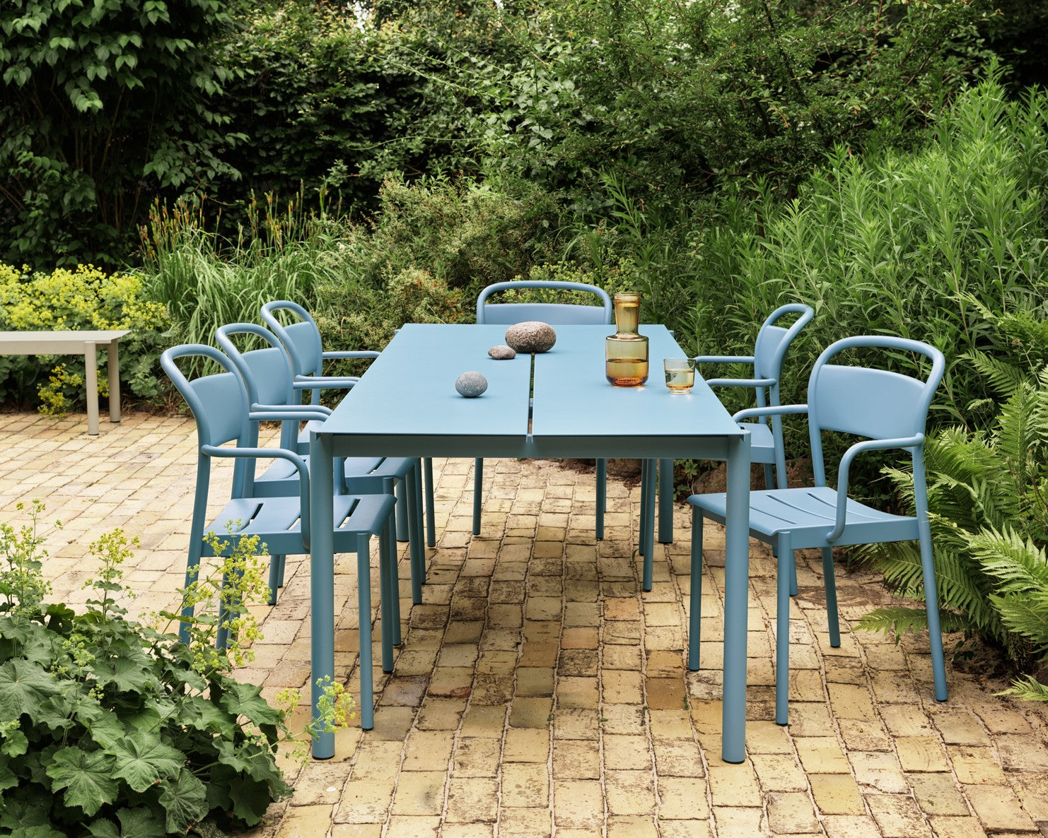 LINEAR Outdoor Table Blue Steel