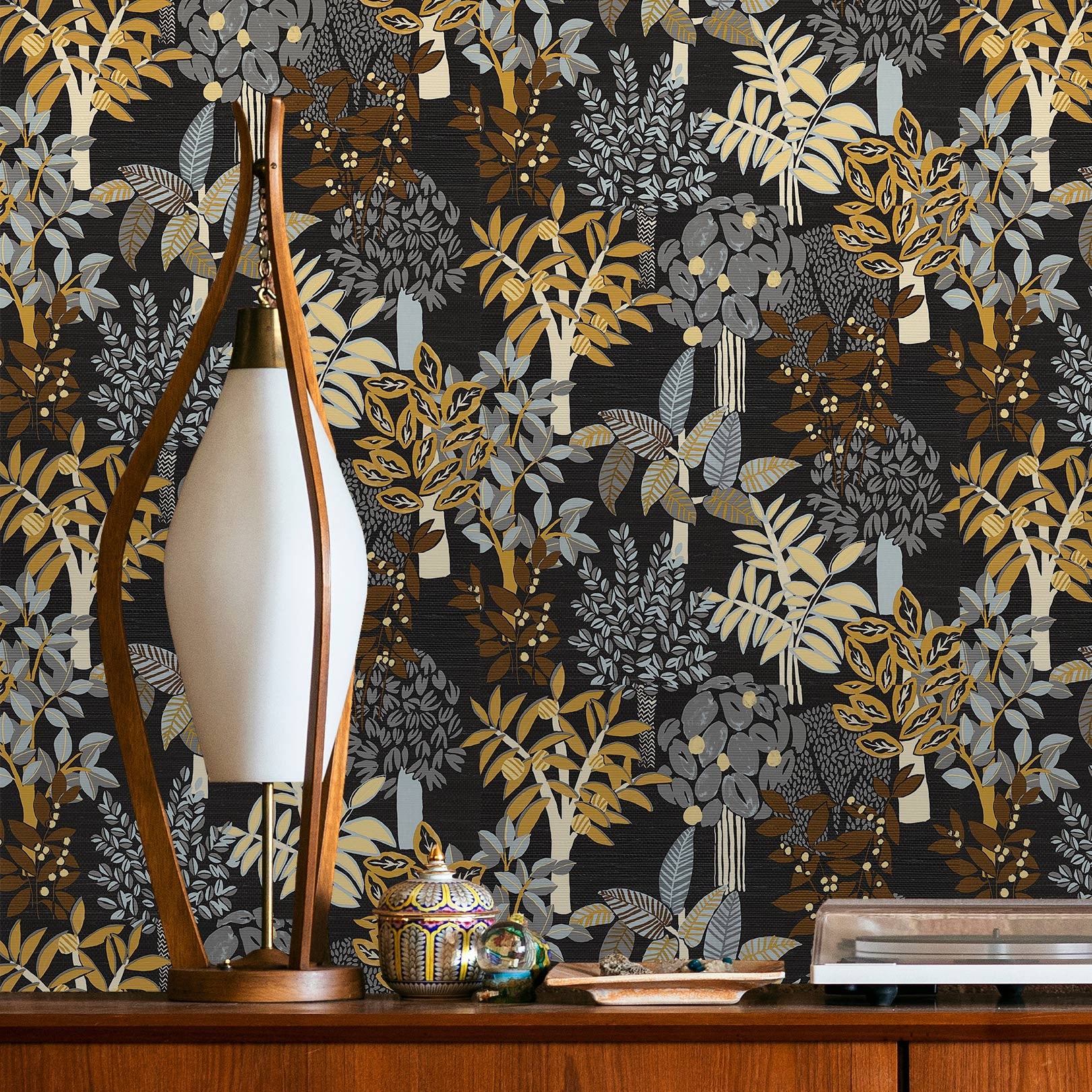 Structural wallpaper with a botanical motif PERADENIYA - NOIR/ACIER black with gray