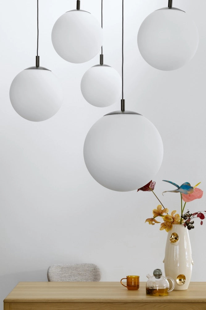 Deckenlampe ALUR 2 milchiges Glas mit schwarzem Finish