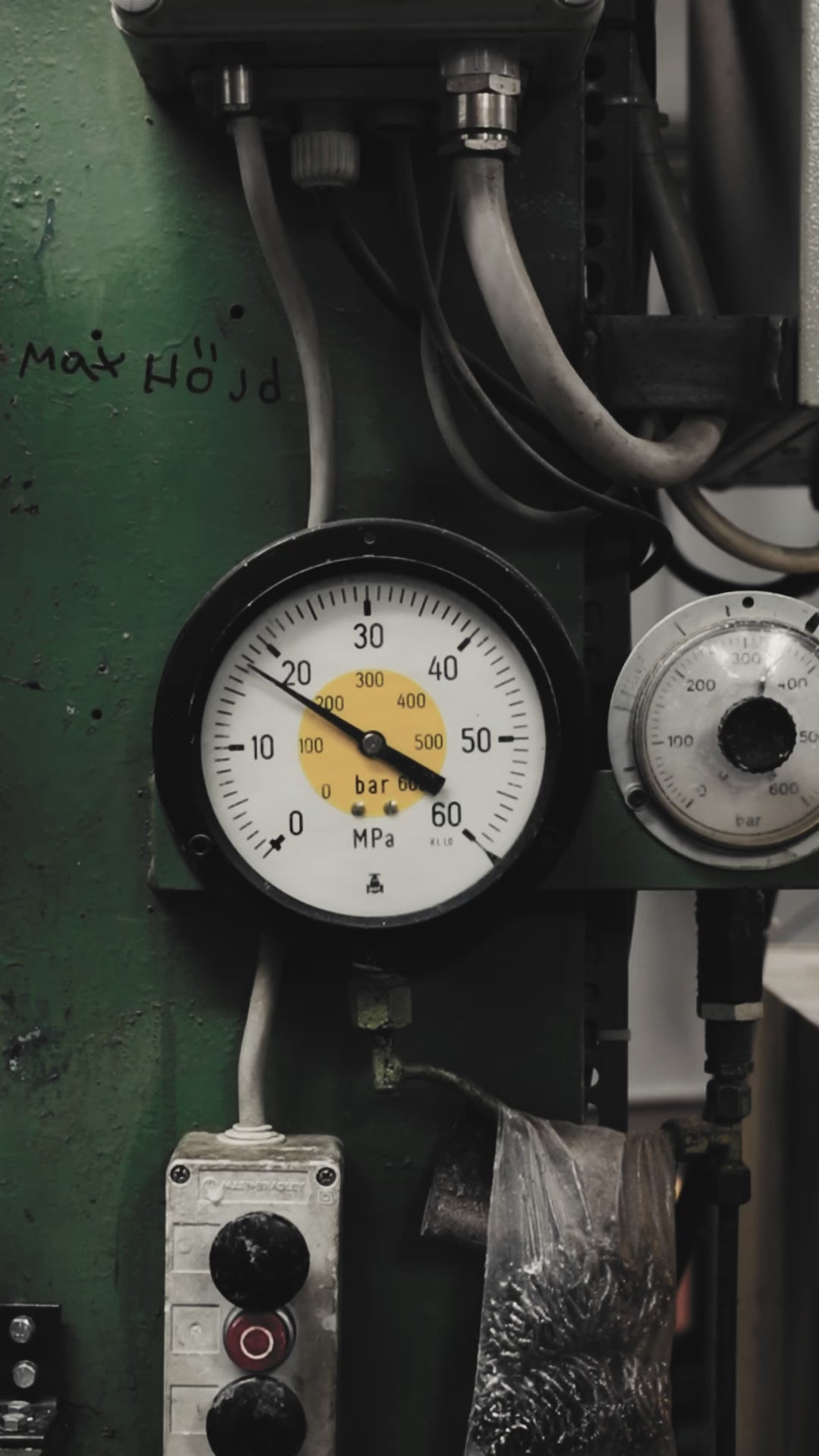 Polsterstuhl Sesselgrüns mit Buchensperrholz