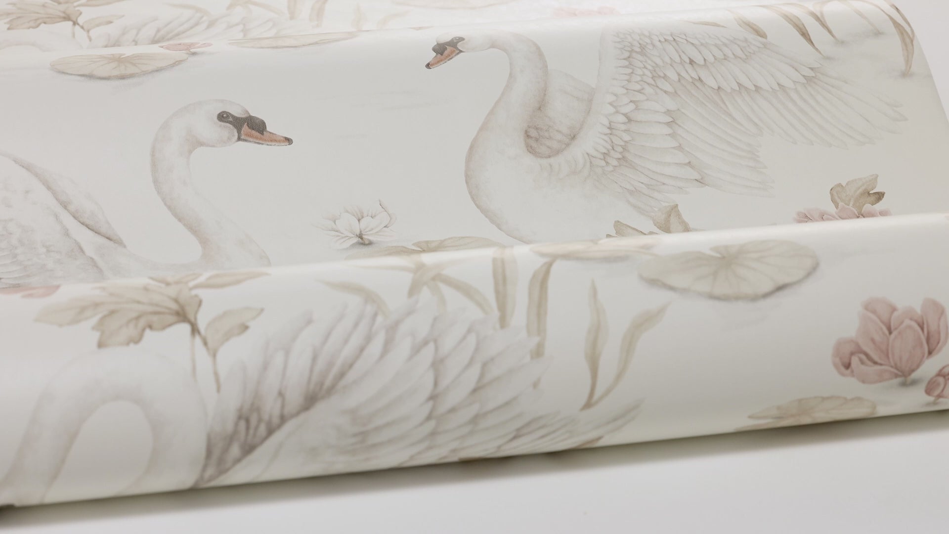 Kinder-Tapete mit Pflanzen- und Tiermotiv LILY SWAN cremefarben