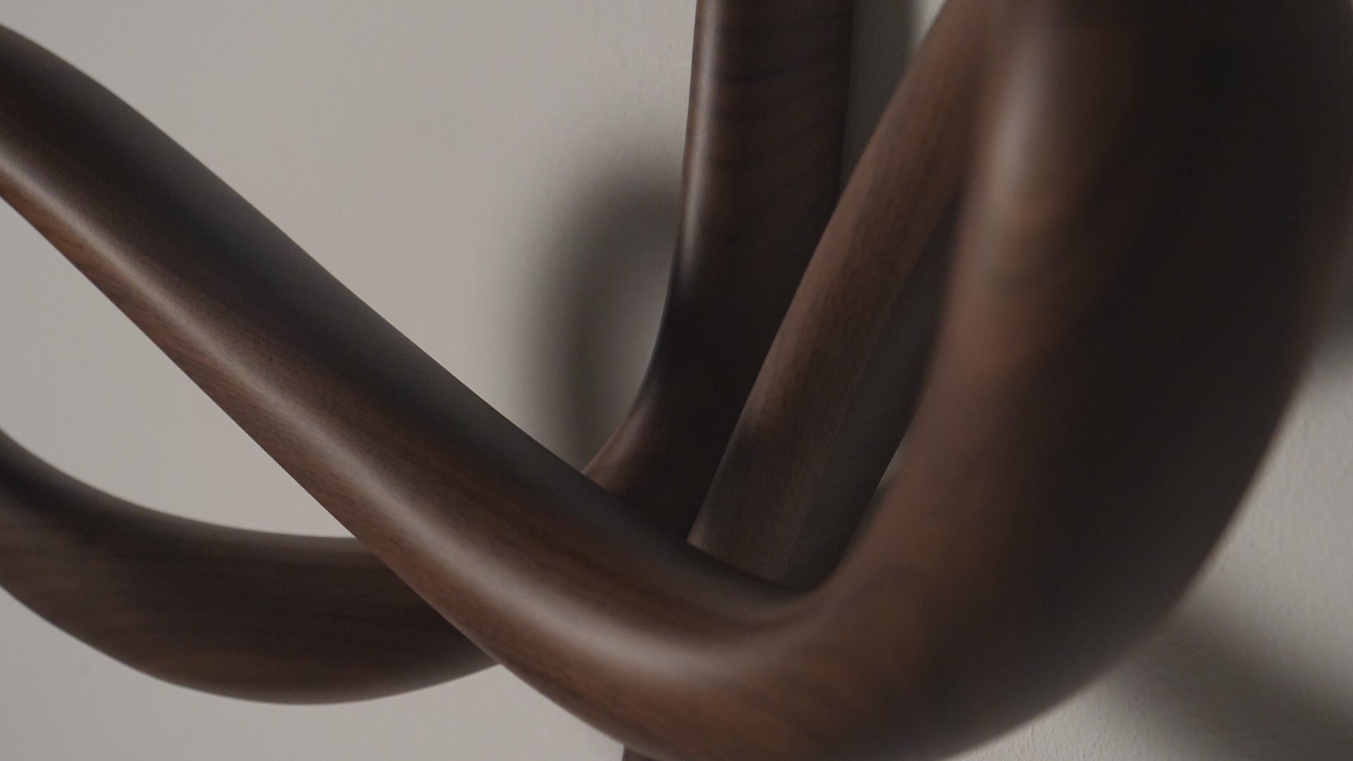 Wandgarderobe VERTIGO Nussbaum
