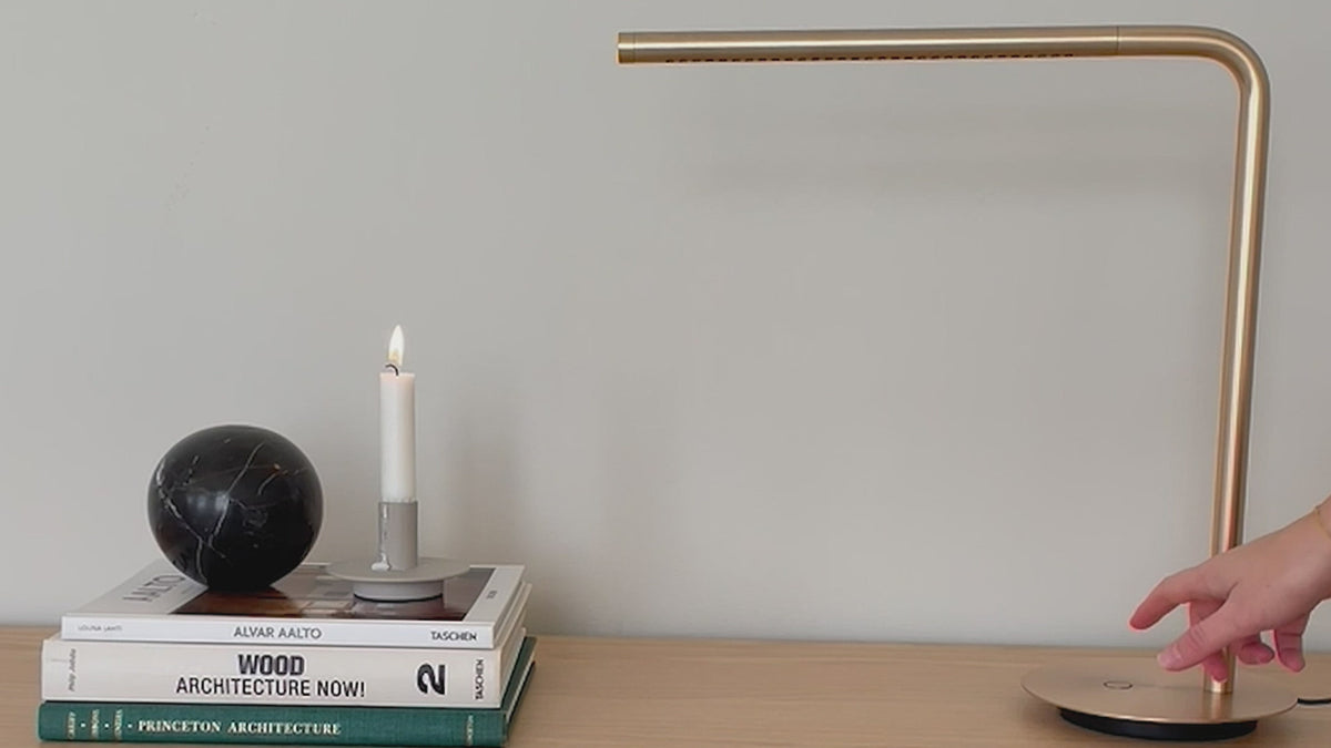 Goldene OMNI Tischlampe
