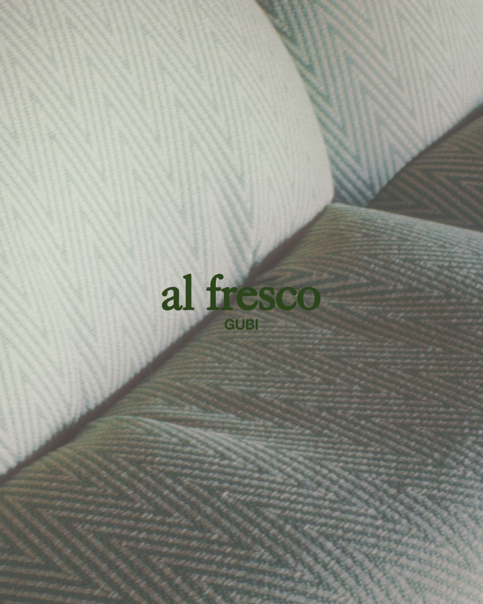 Außenpouf PACHA gepolstert mit goldenem Fuß