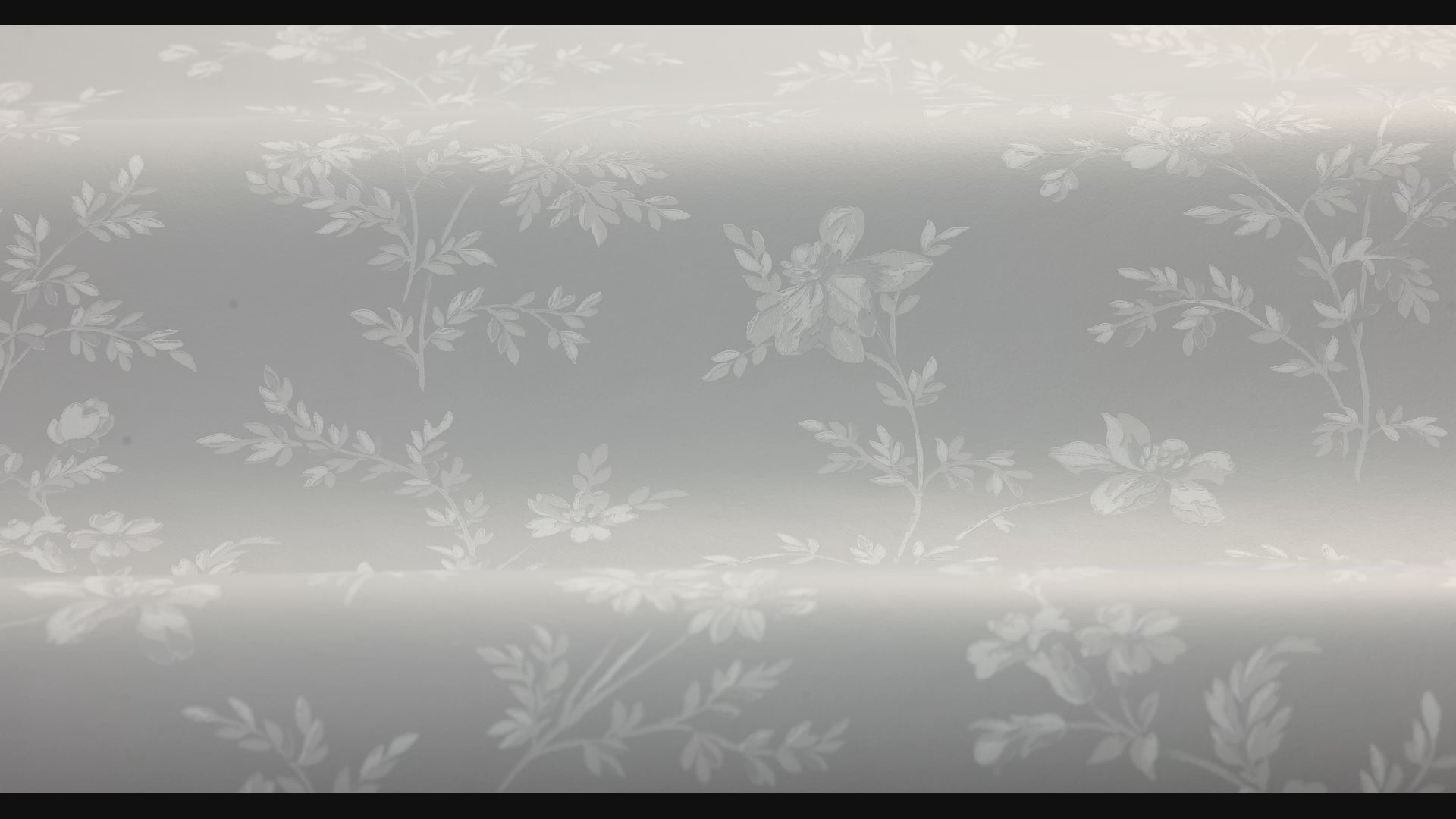 Gray floral motif wallpaper ÄNGSBLOMMA with white