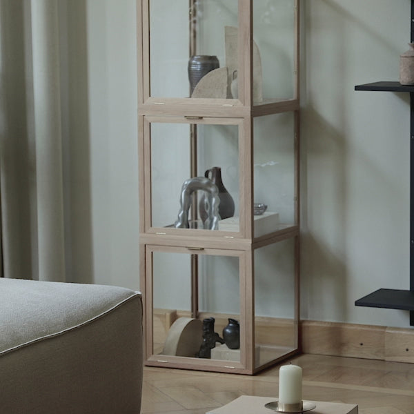 MIRU GLASS MONTRE Vitrine aus Eiche