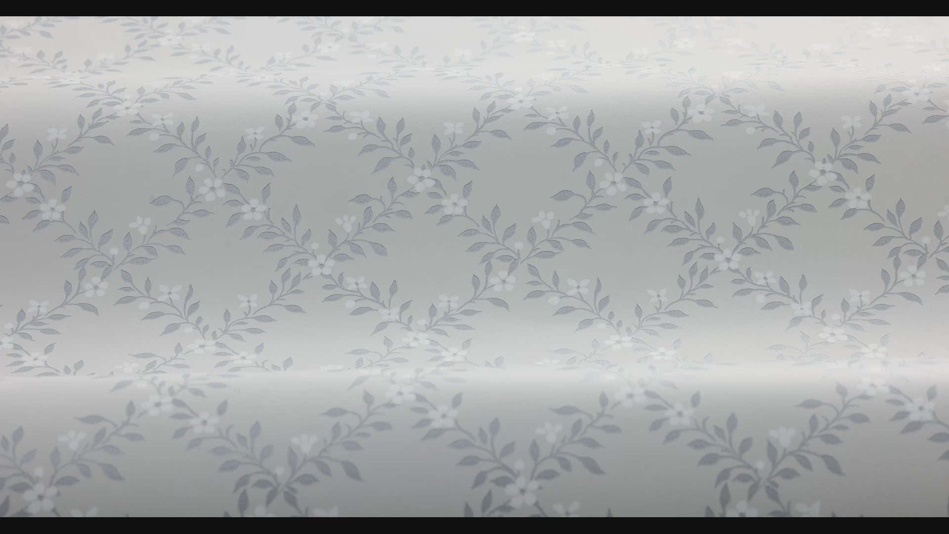 SOMMARSLÖJA Blue Floral Wallpaper with White