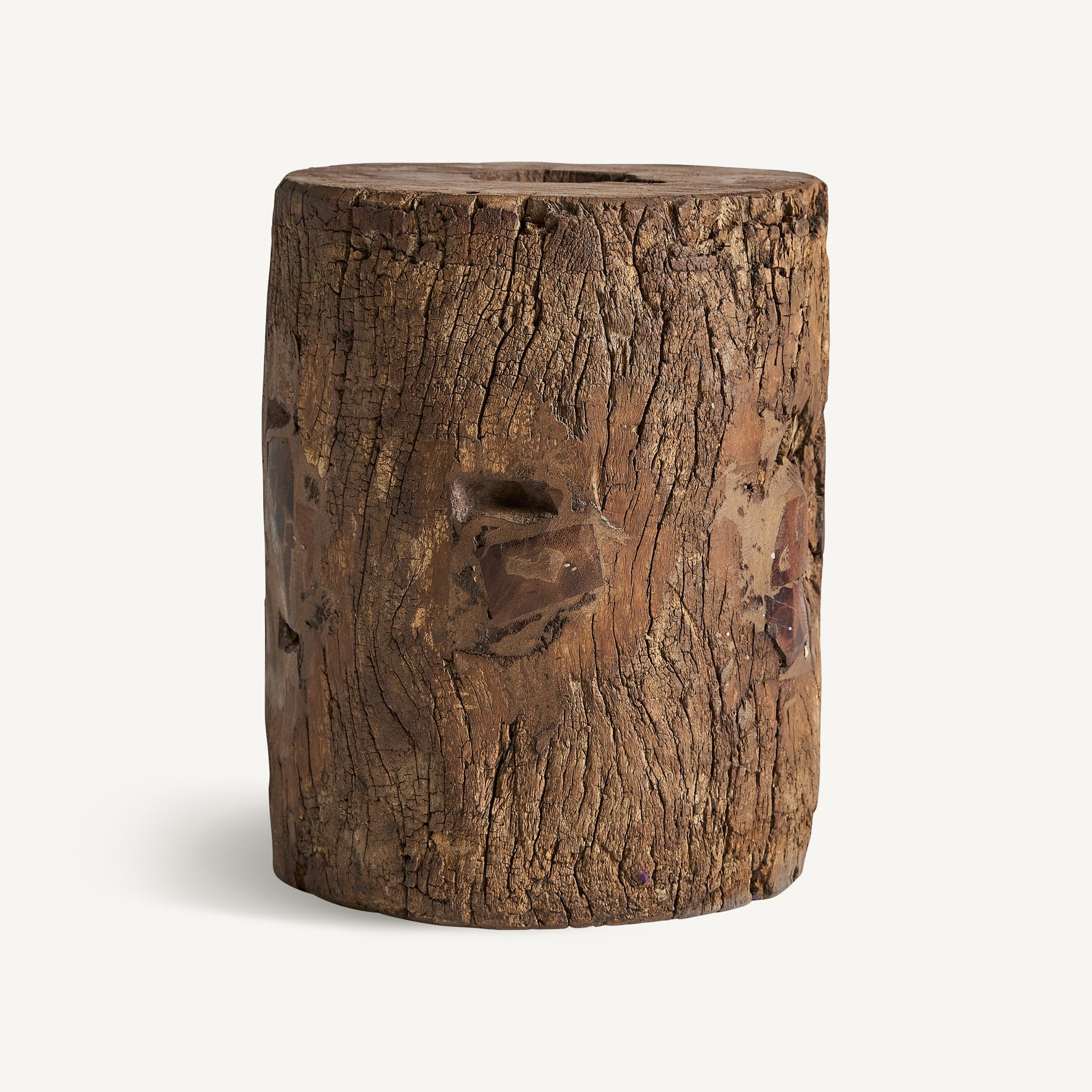 Beistelltisch KRAJ aus patiniertem Mangoholz