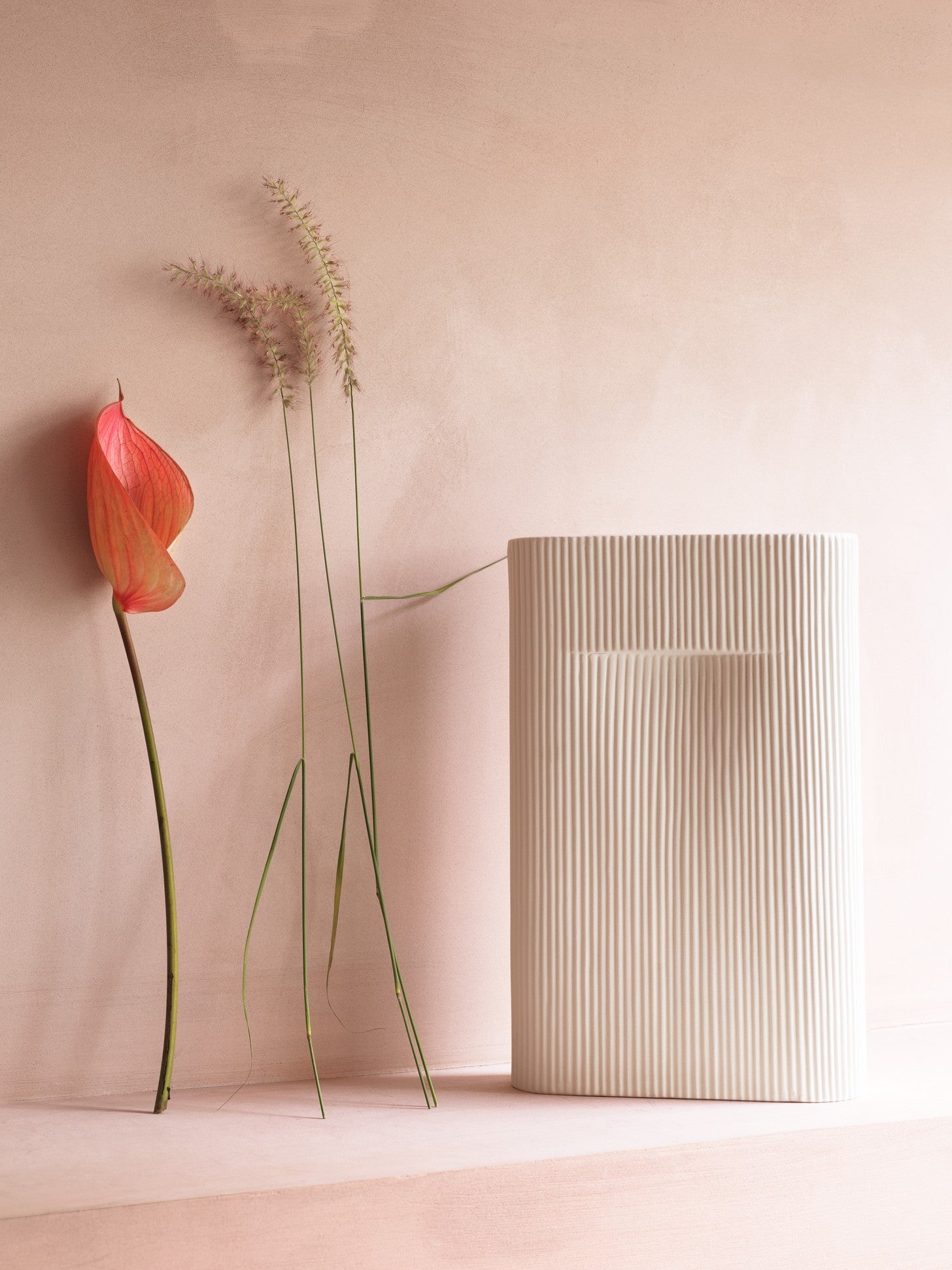 Keramikw vase RIDGE gebrochenes Weiß