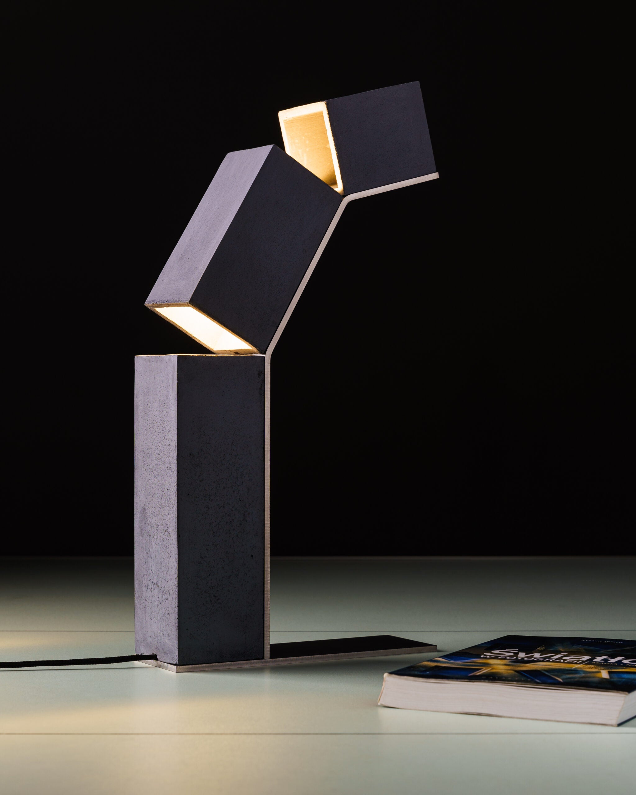 ROBOT Beton-Tischlampe