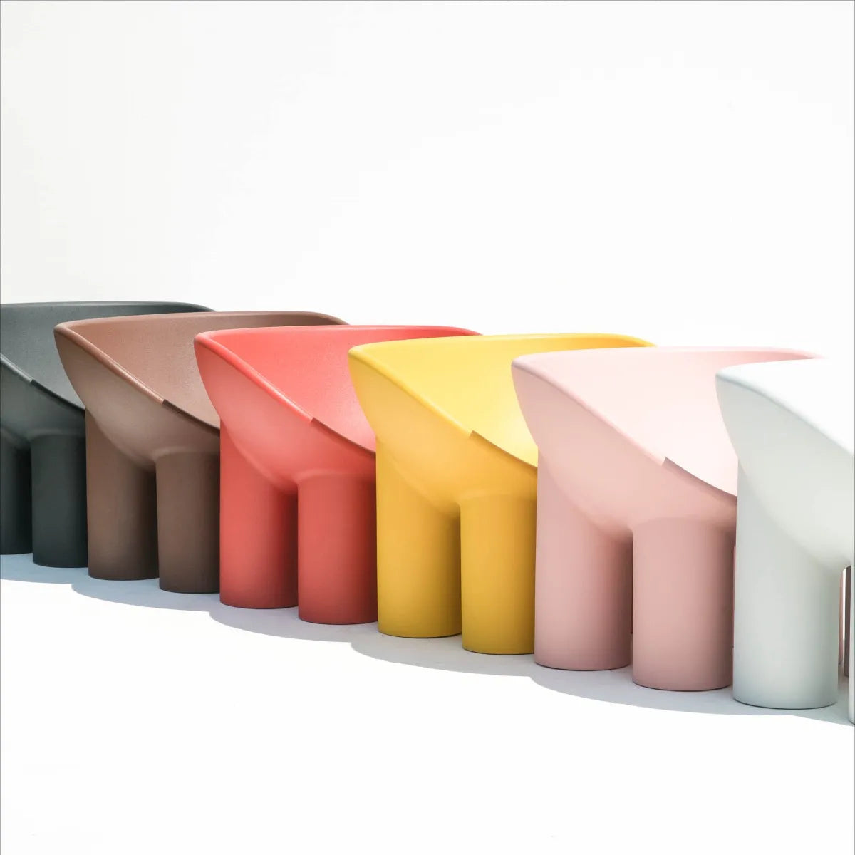 Light gray route chair