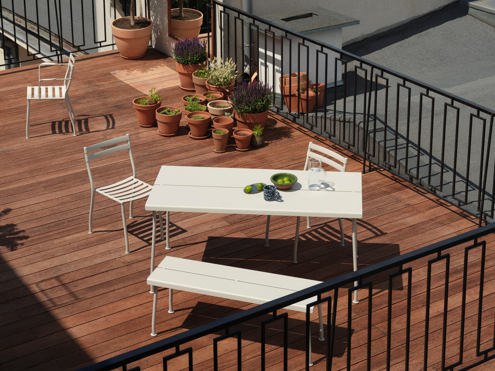 Ein Set Gartenstühle Flander verzinkt stahl