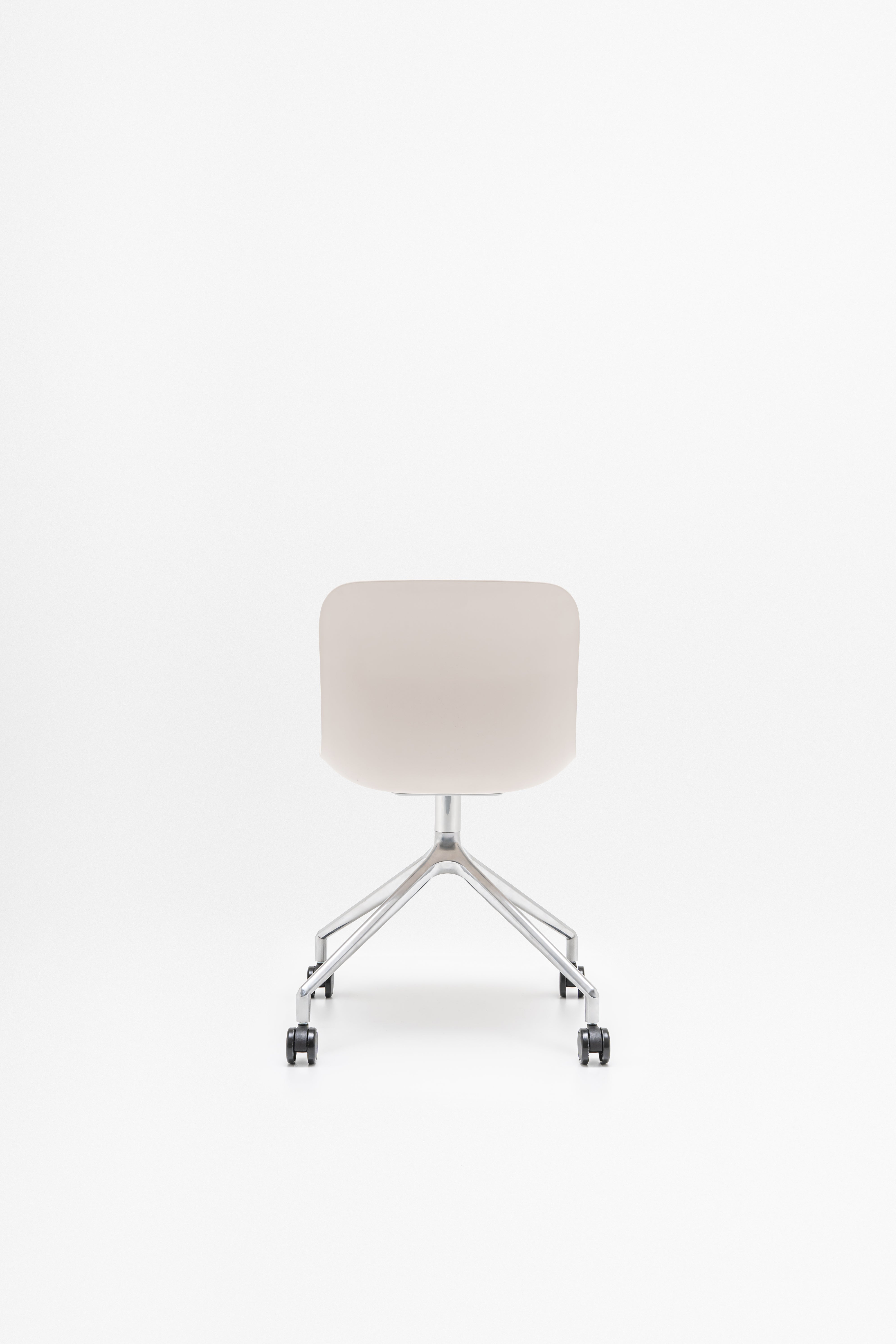 Baltic 2 Basic Aluminum swivel chair