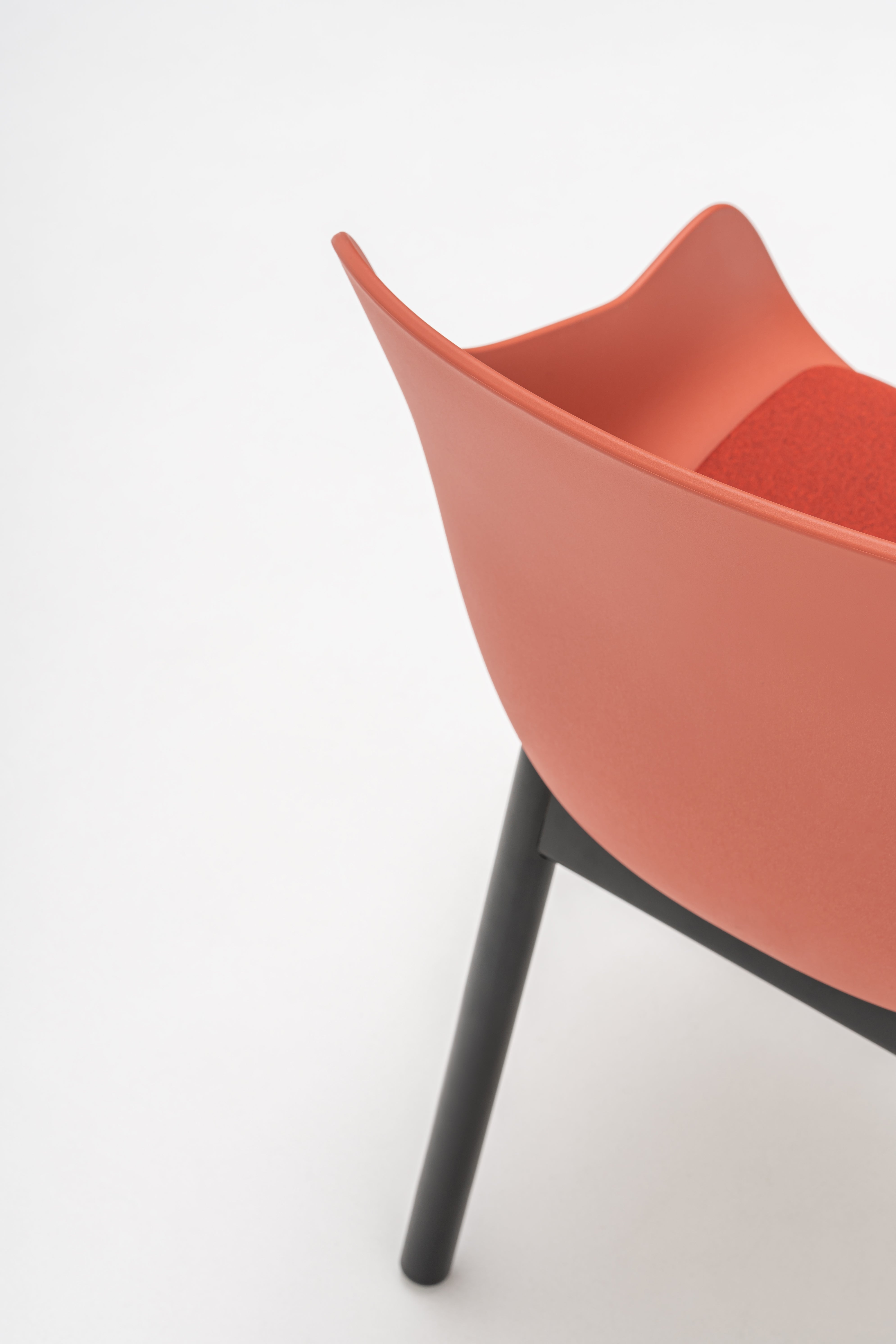 Holzbasis des baltischen Remixstuhls