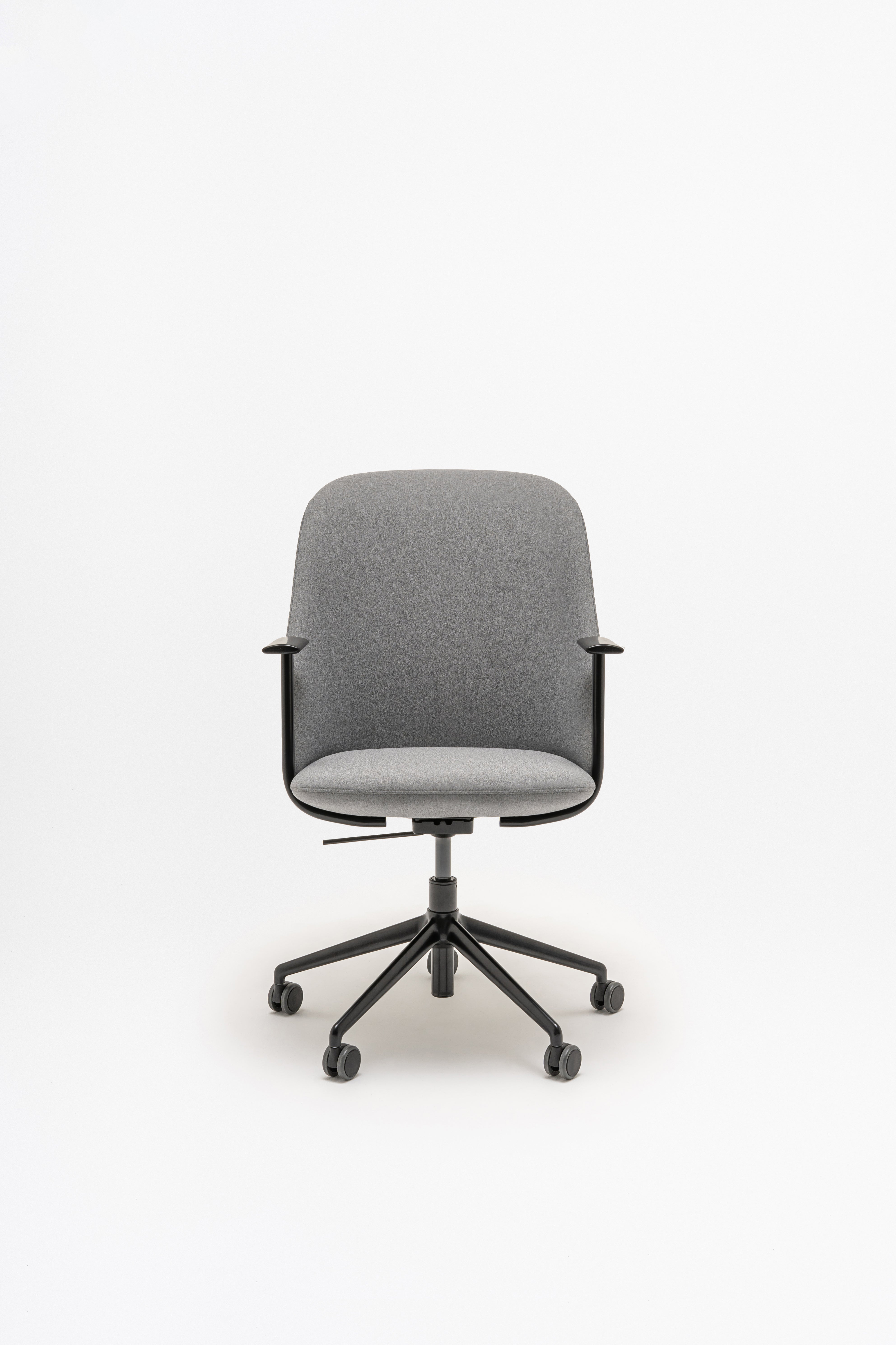 Conference armchair A regulated parallel base with wheels for hard surface