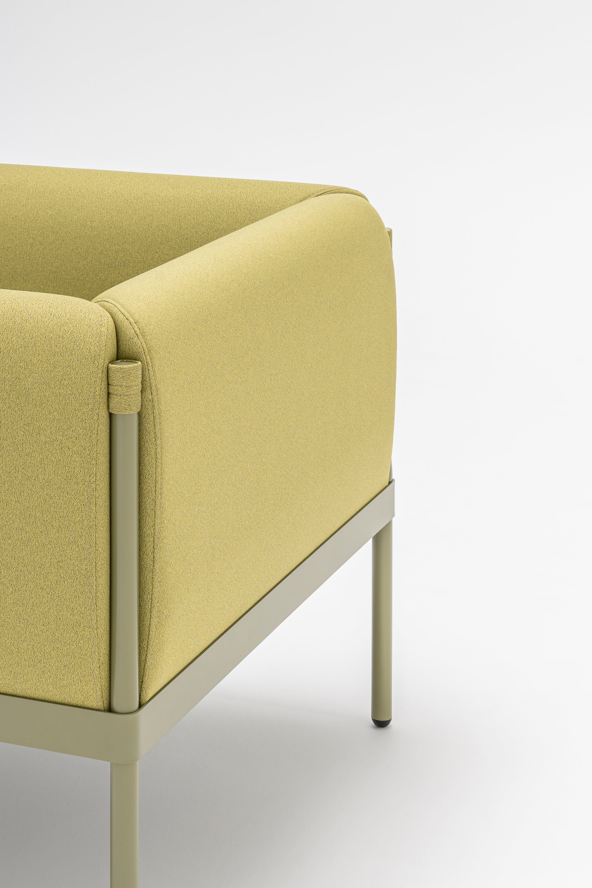 Niedriger gepolsterter Stelzenrohr