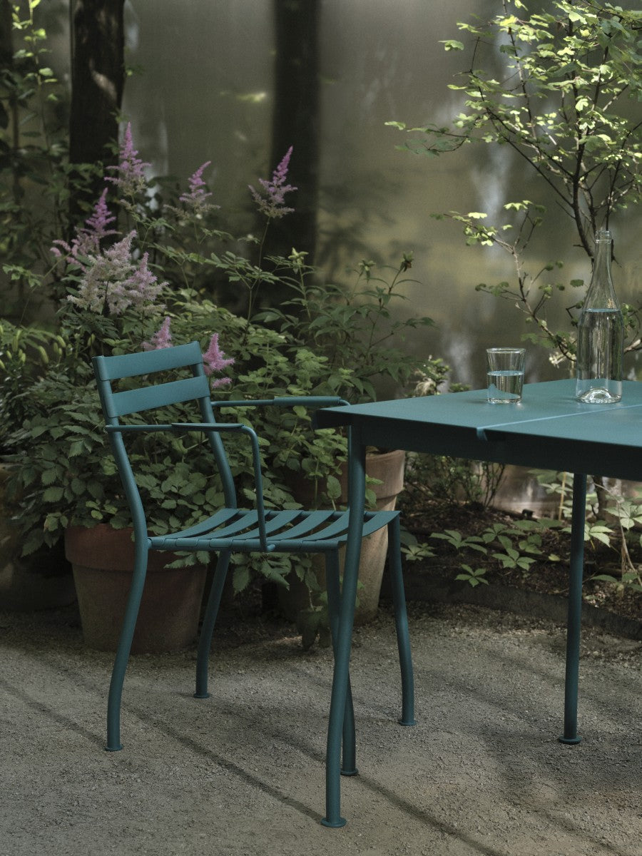 Ein Set Gartenstühle Flander verzinkt stahl